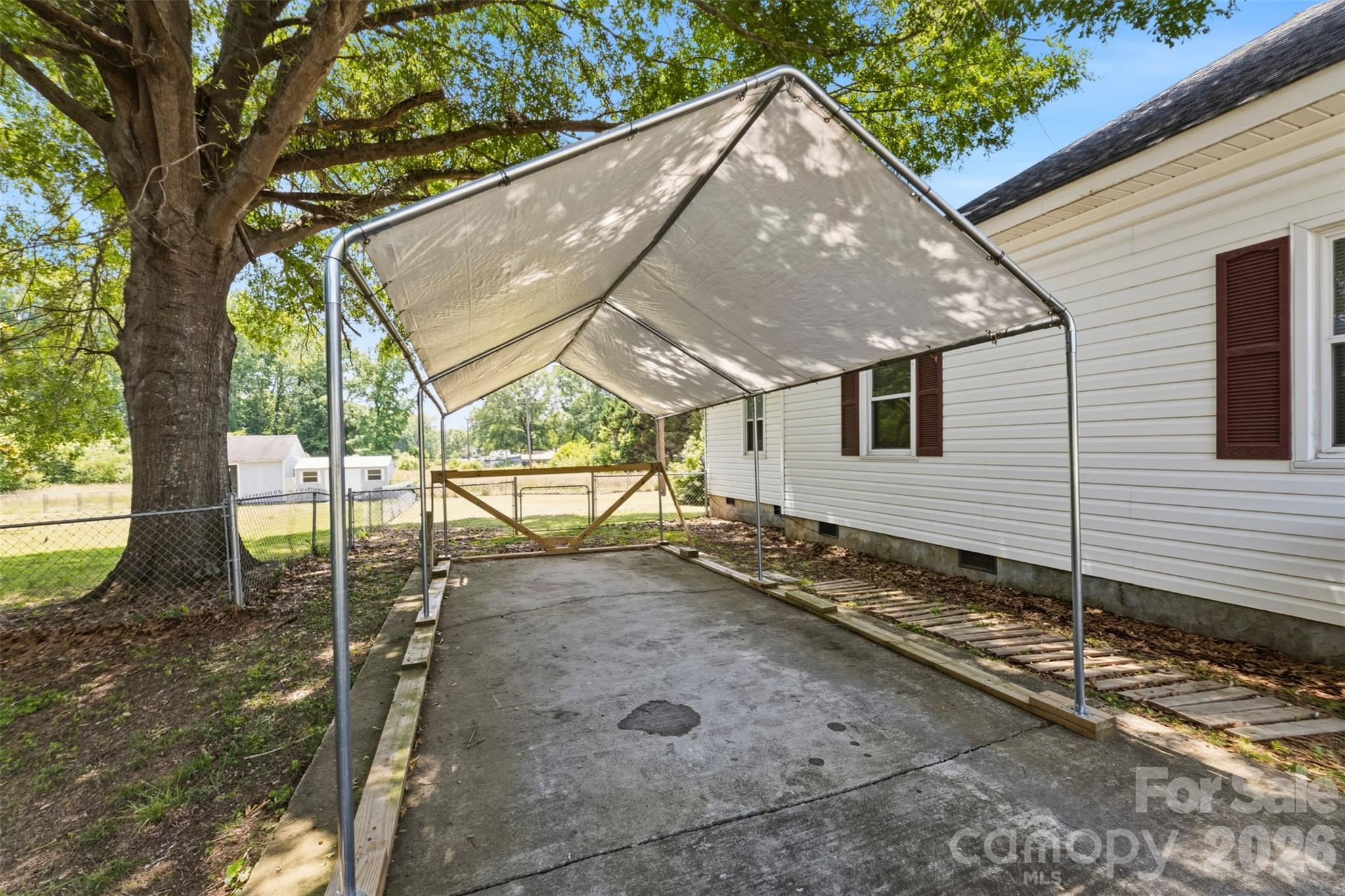204 Hampshire Lane