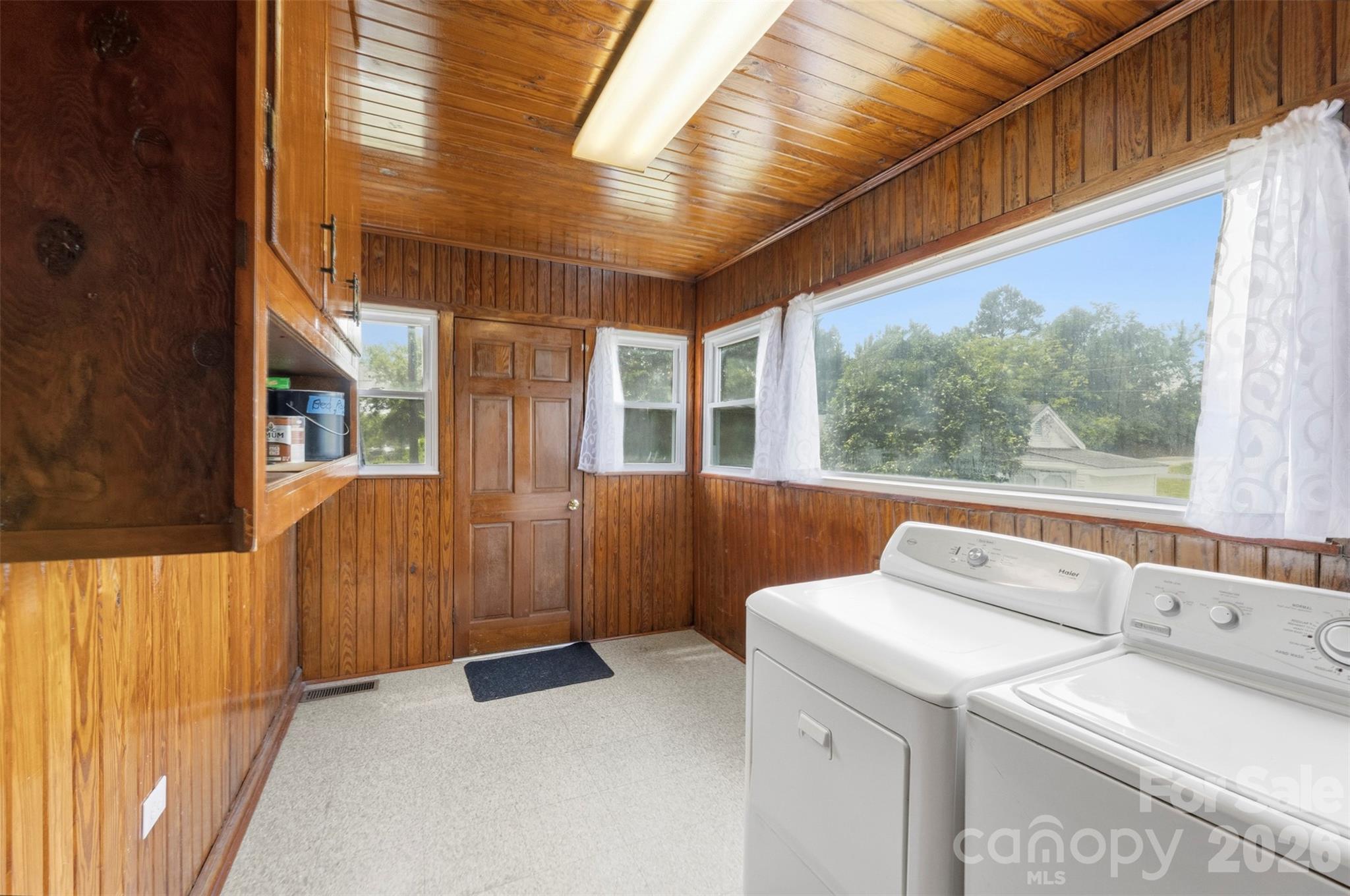 204 Hampshire Lane