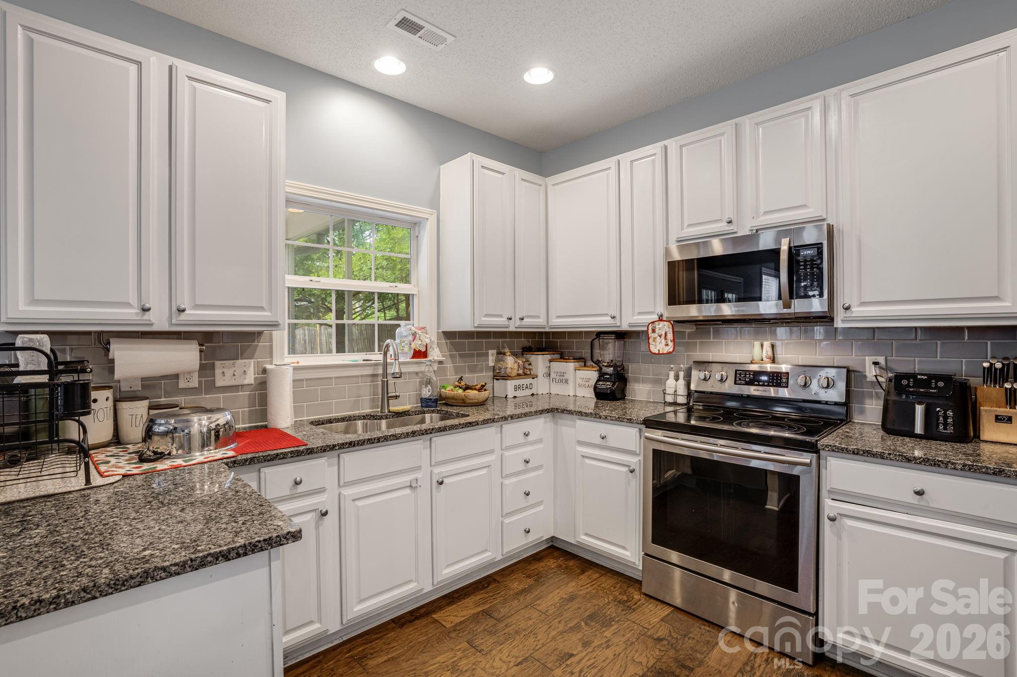 52 Black River Road