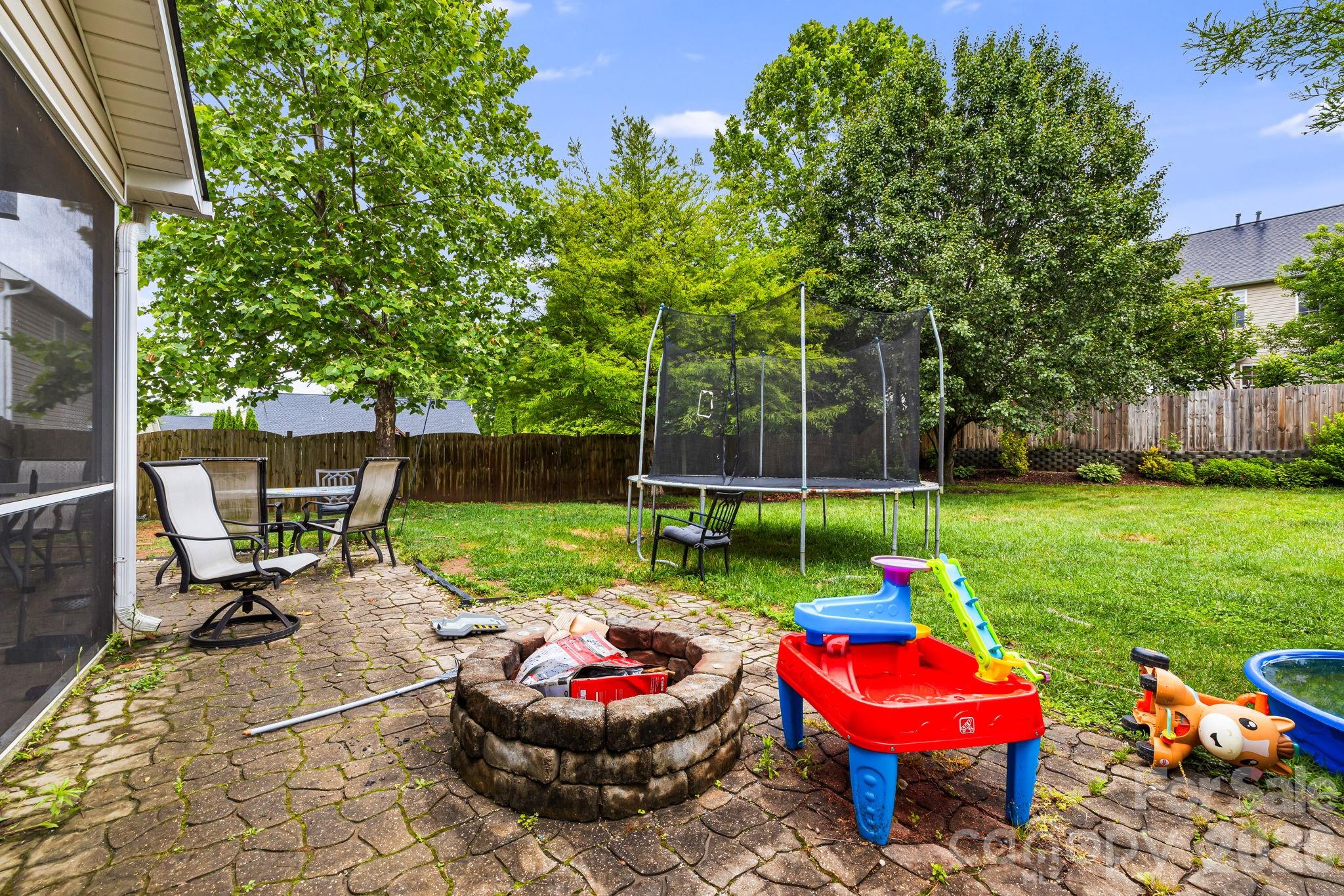 52 Black River Road