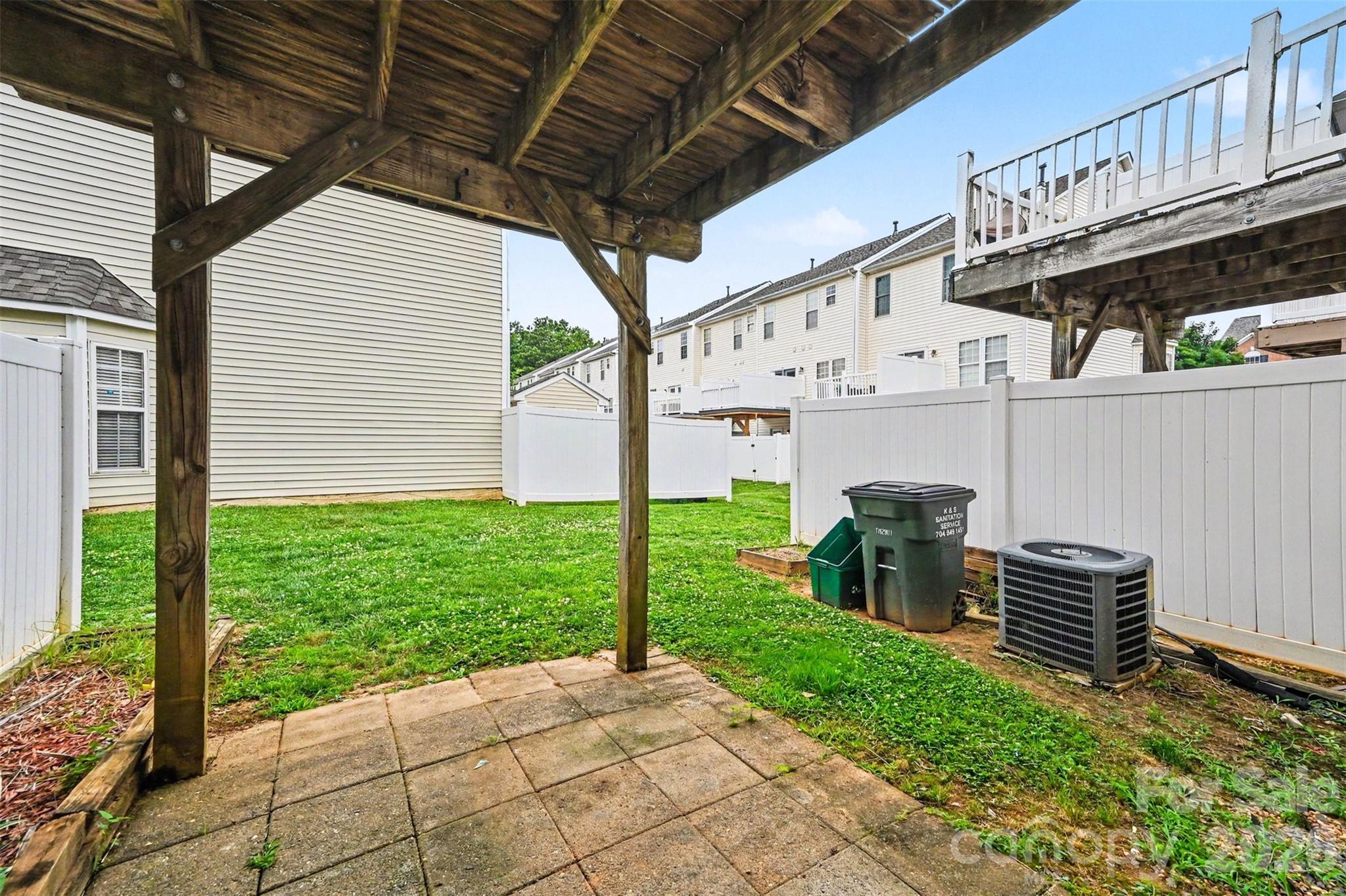 10946 Garden Oaks Lane