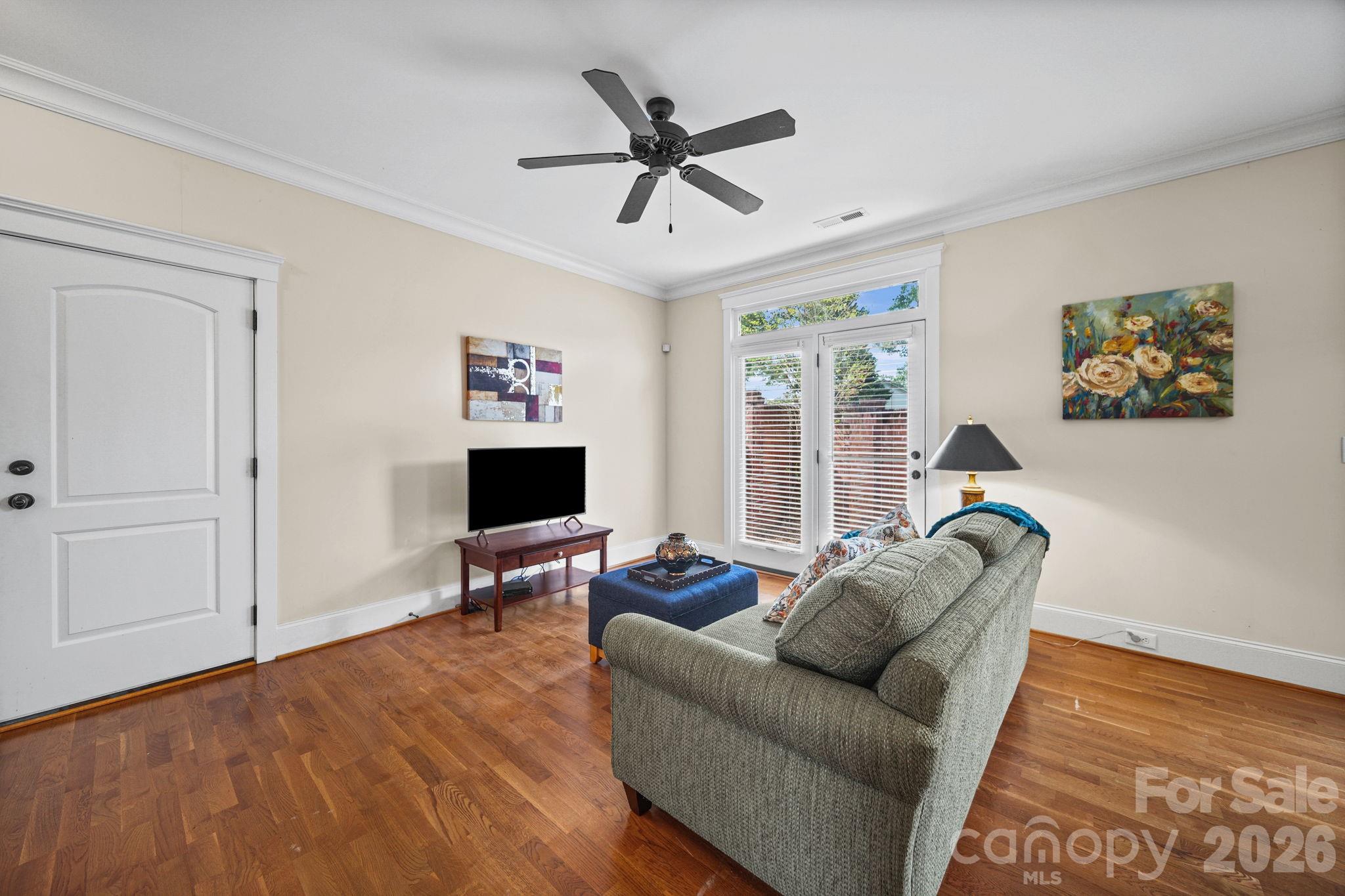718 Kingsley Way