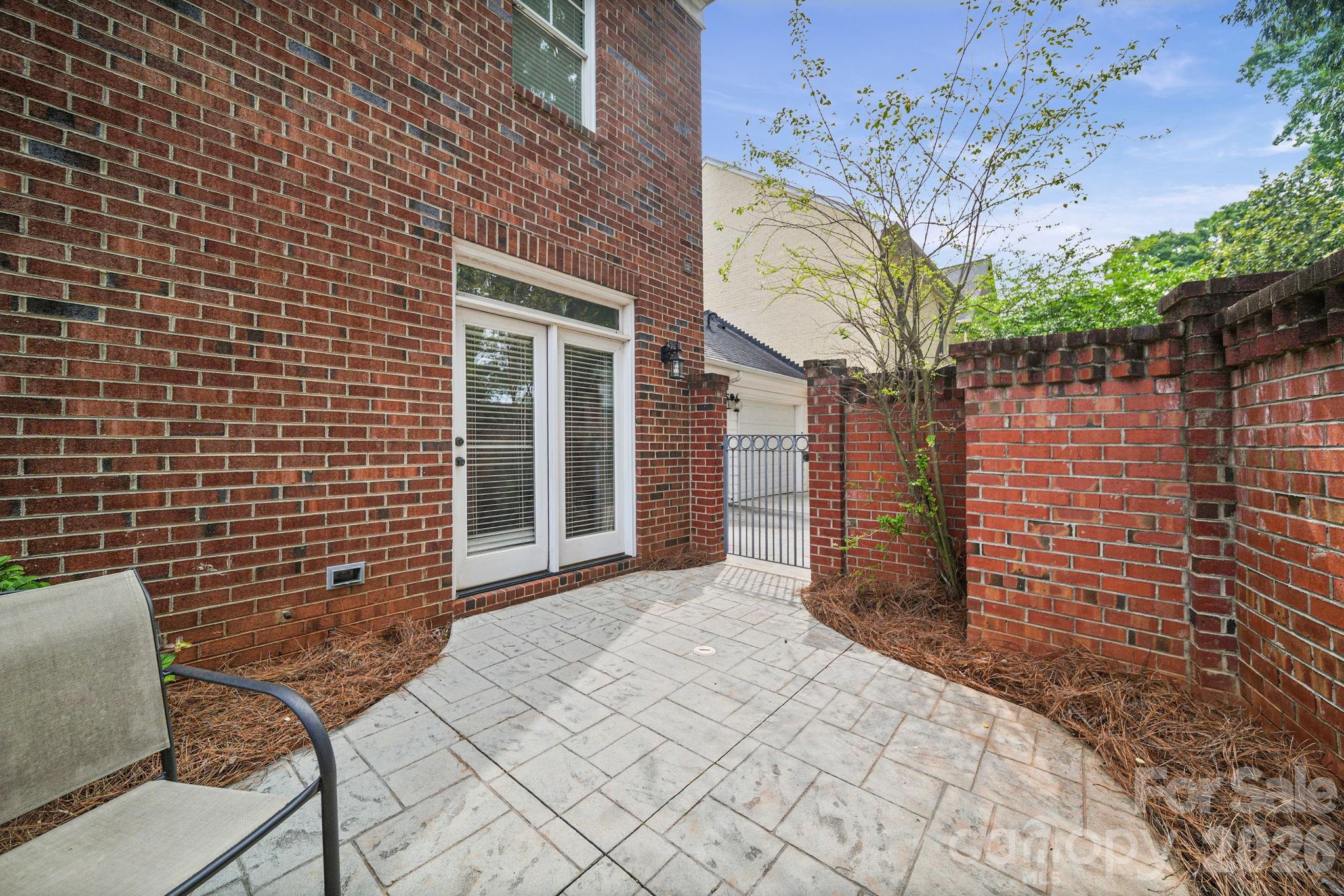 718 Kingsley Way