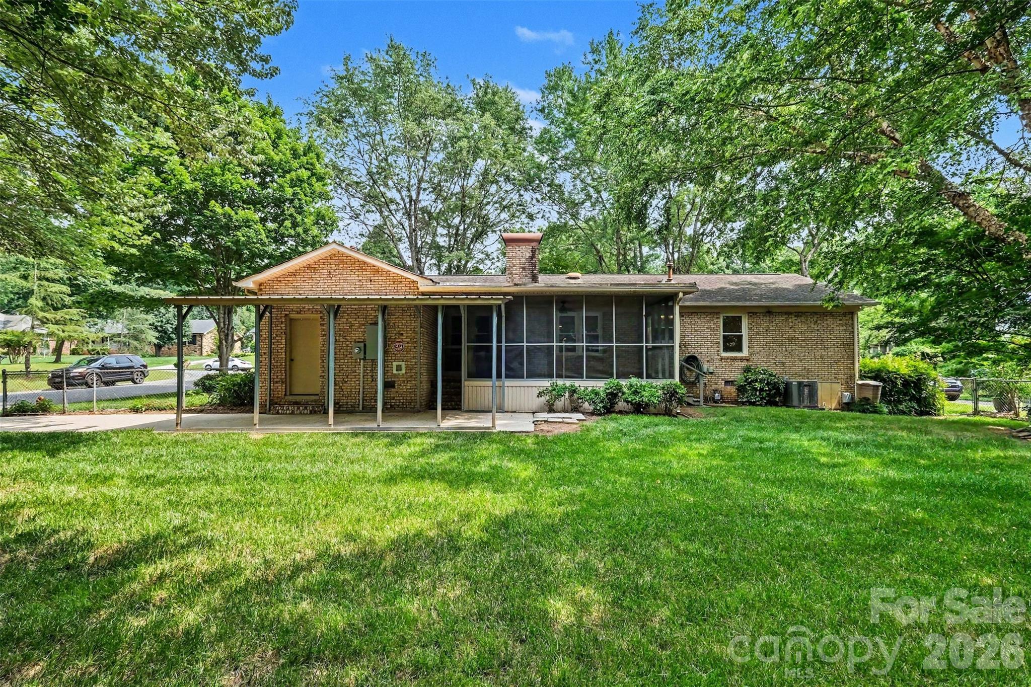 2143 Knickerbocker Drive