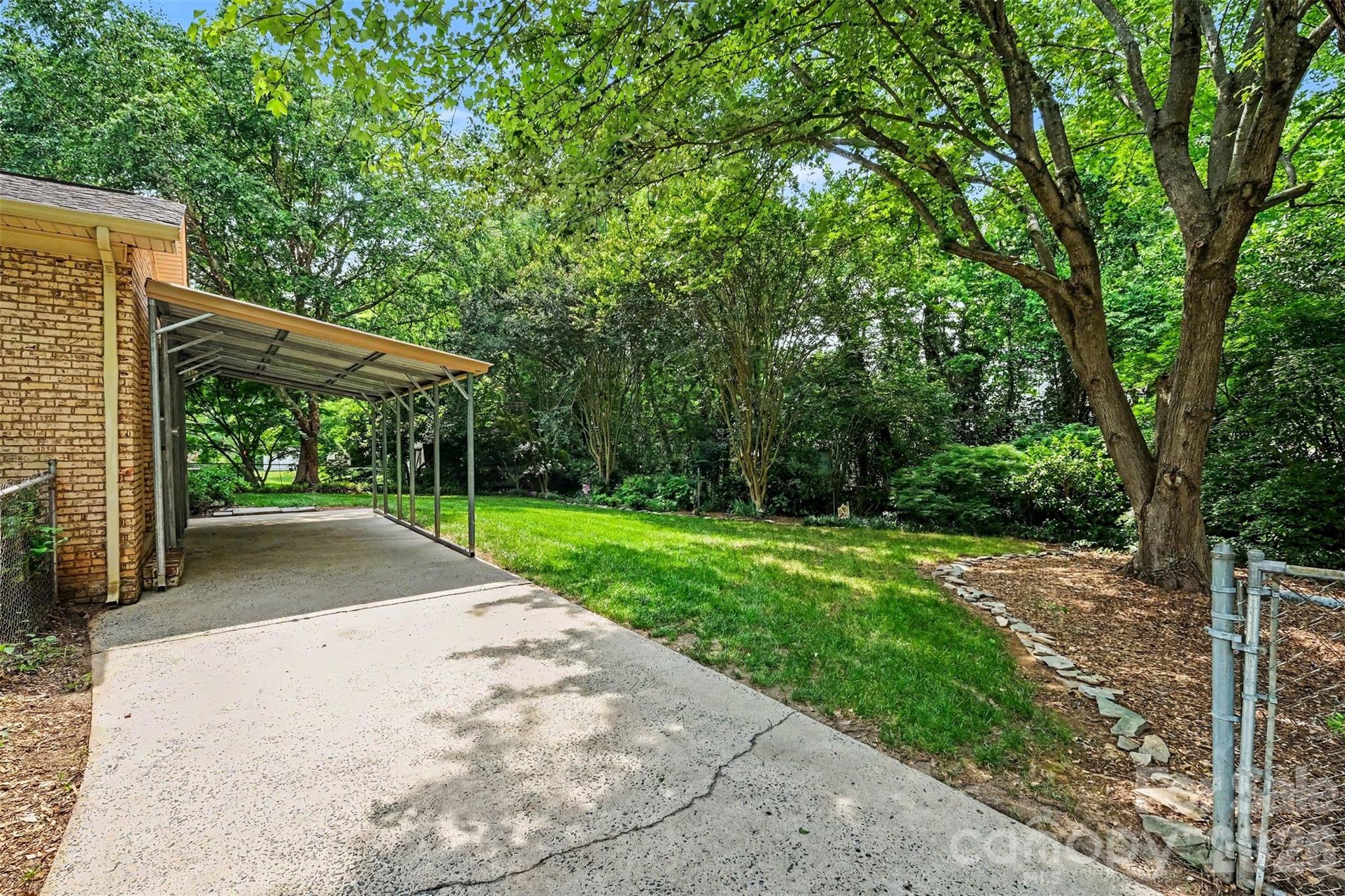 2143 Knickerbocker Drive