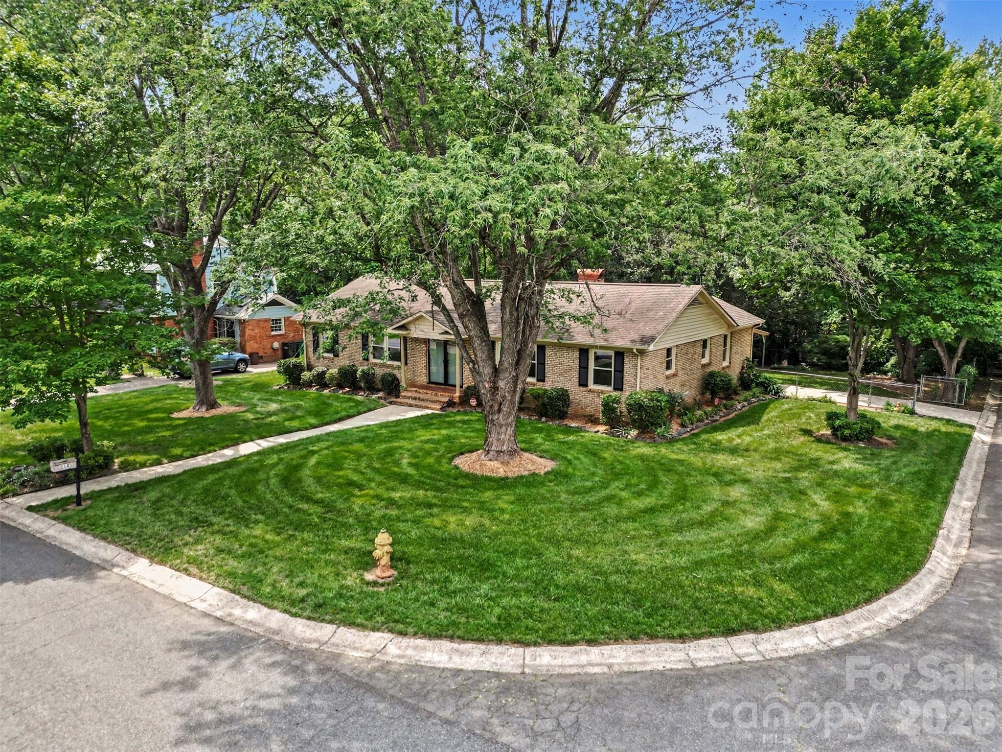 2143 Knickerbocker Drive