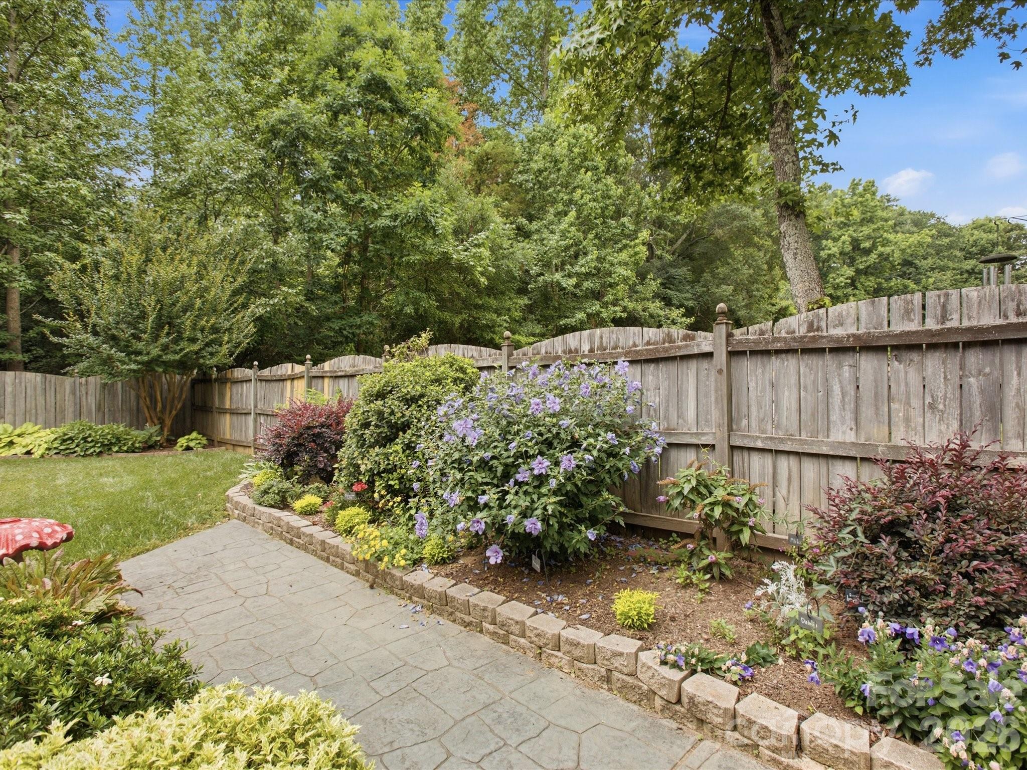 1102 Slate Ridge Road