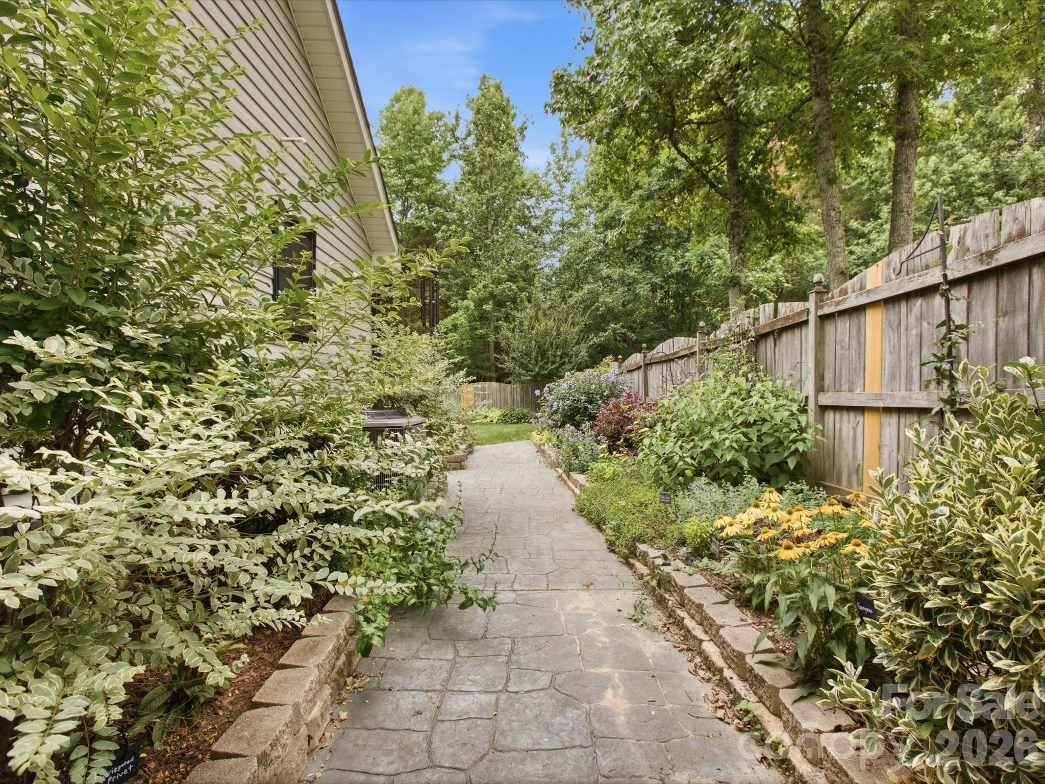 1102 Slate Ridge Road