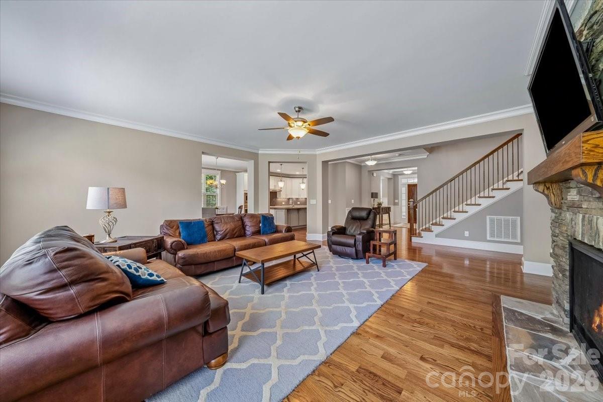 836 Elizabeth Lane