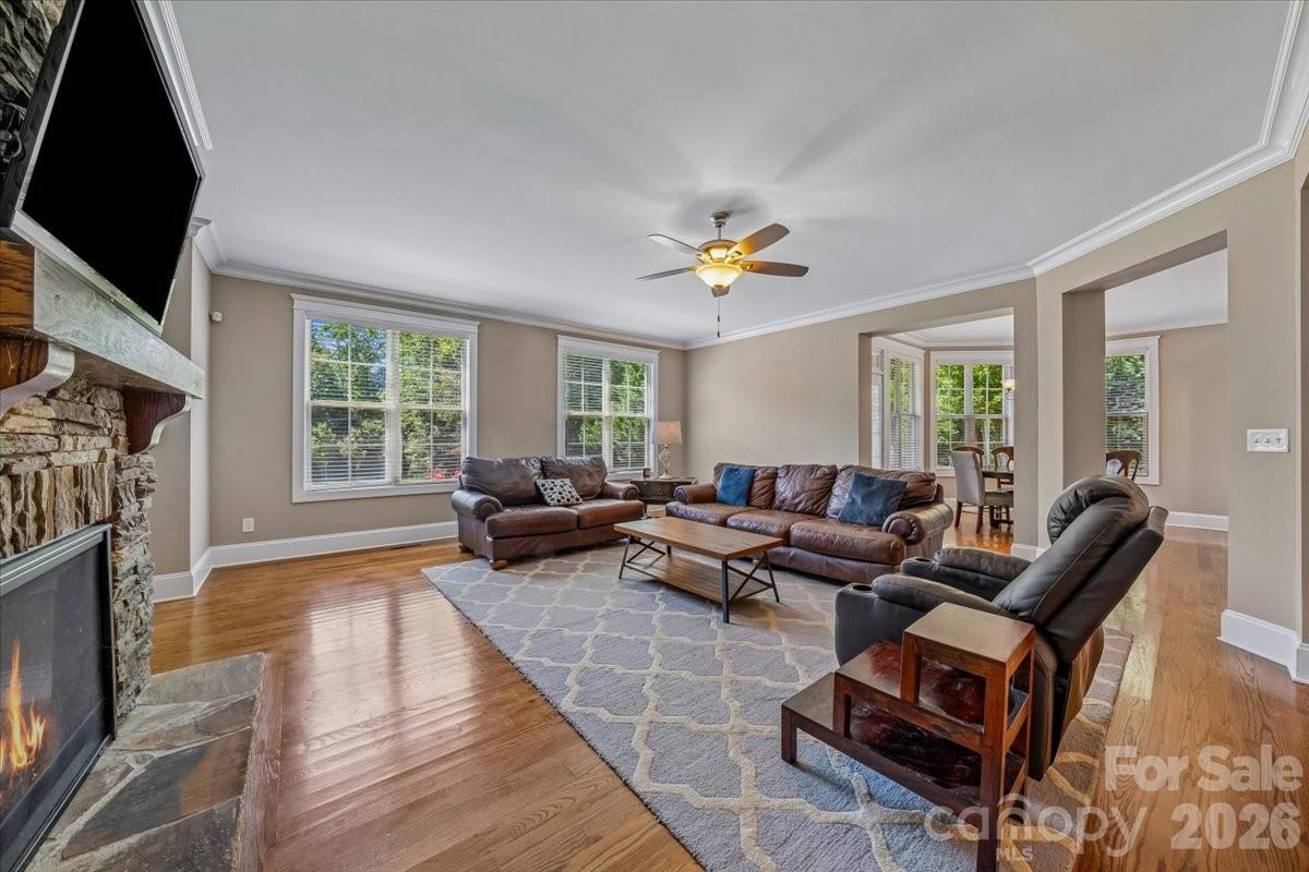 836 Elizabeth Lane