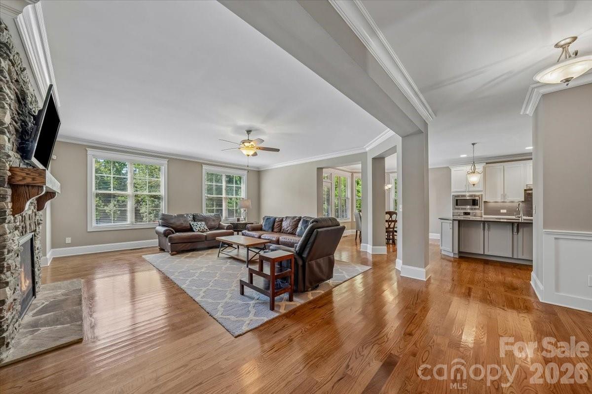 836 Elizabeth Lane