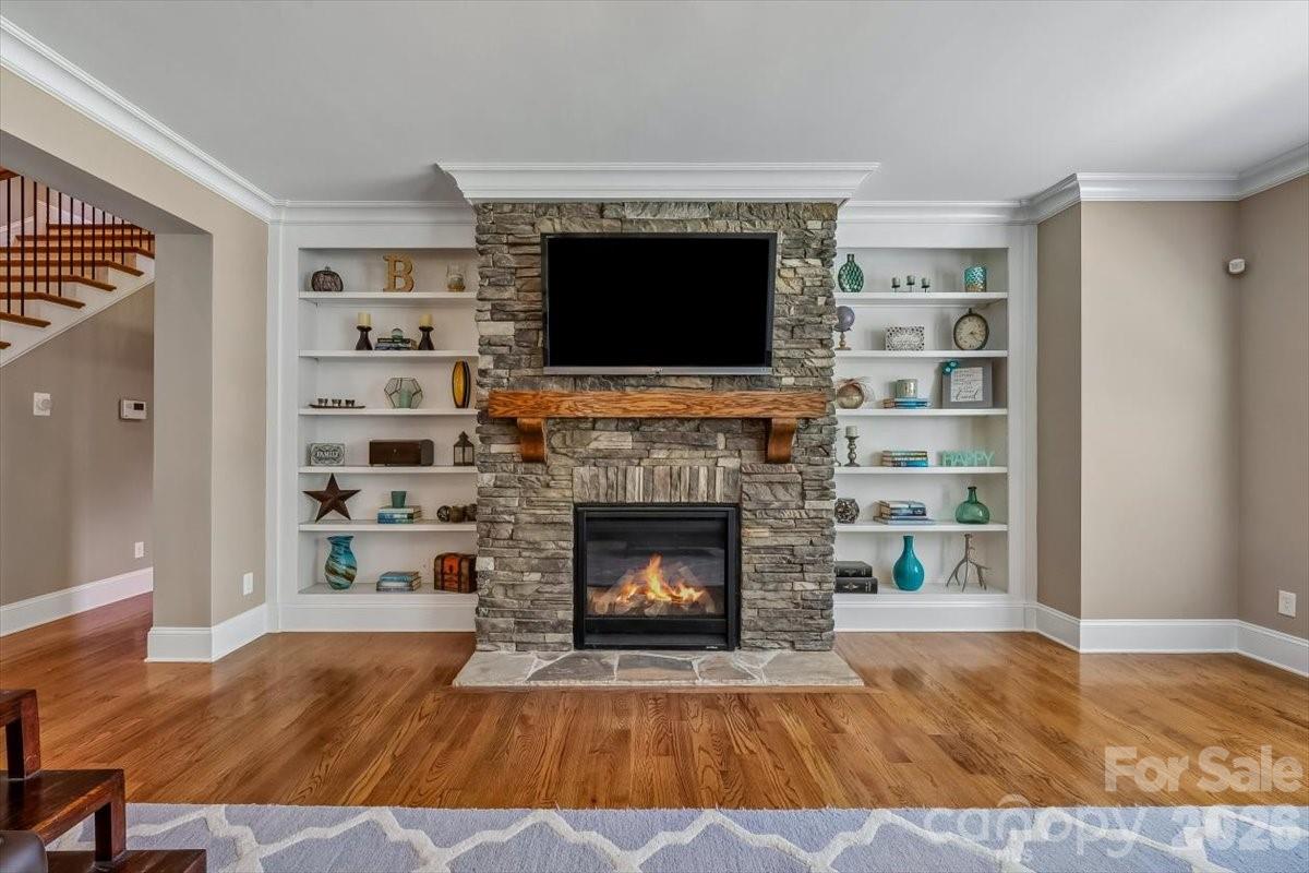 836 Elizabeth Lane