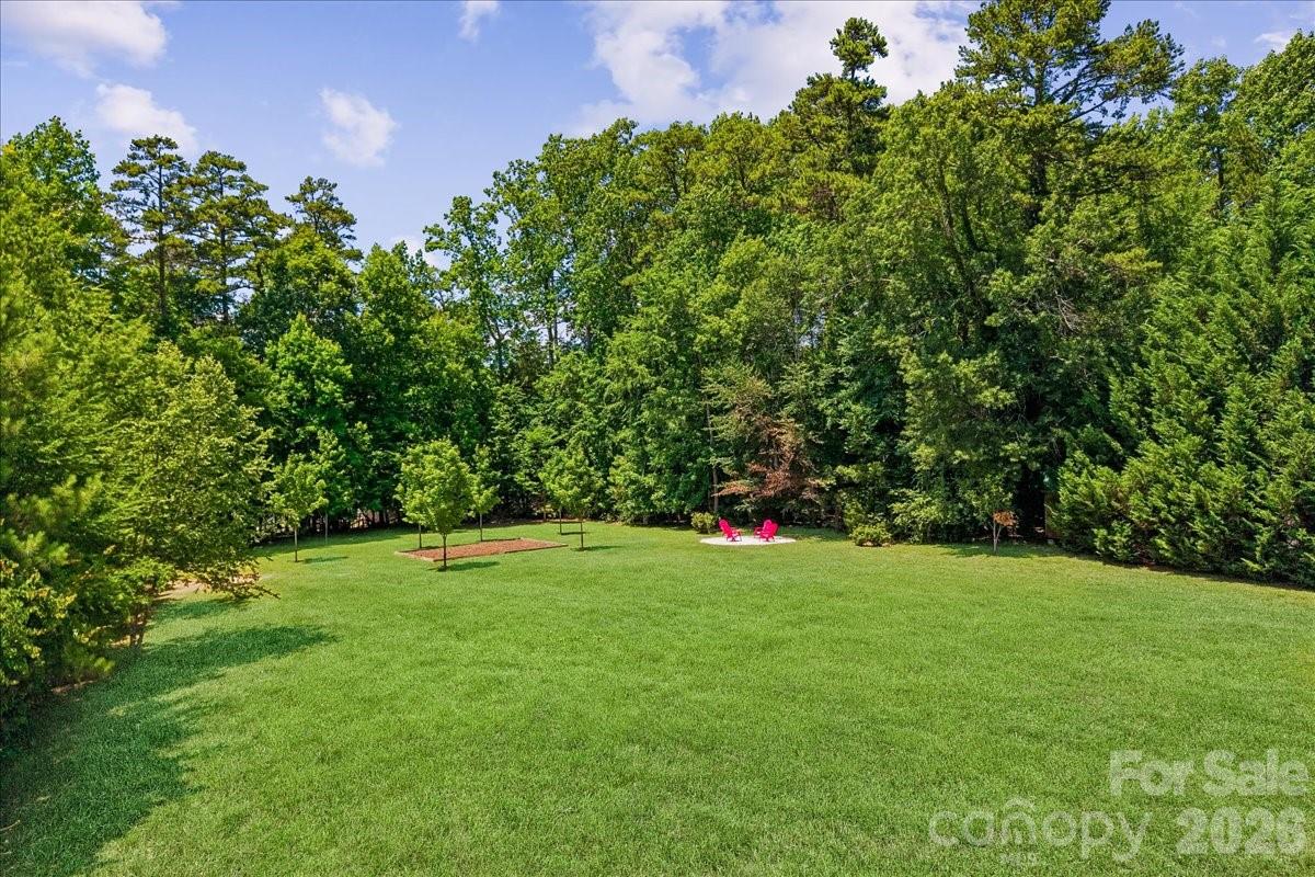 836 Elizabeth Lane