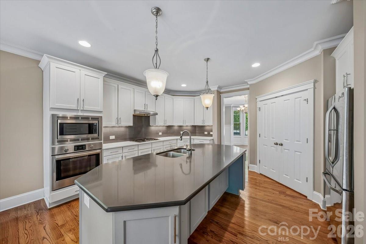 836 Elizabeth Lane