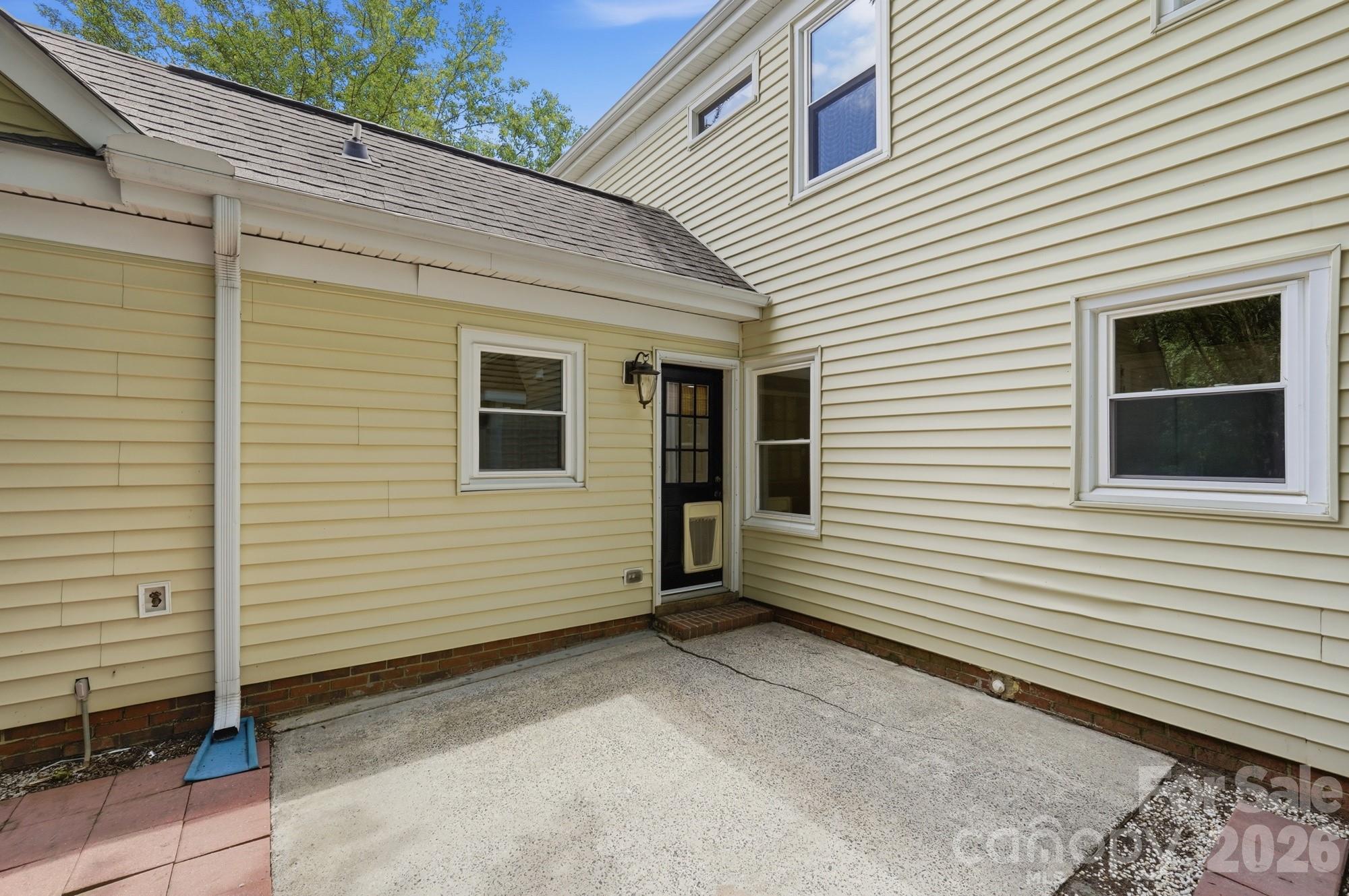 2106 Caleo Circle