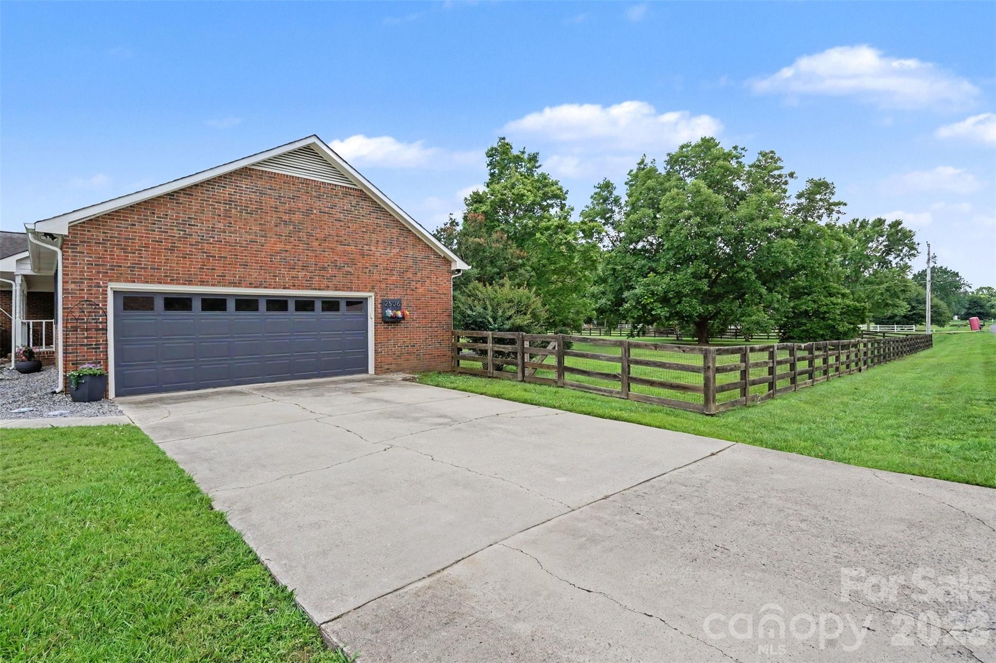 2506 Nancy Lane