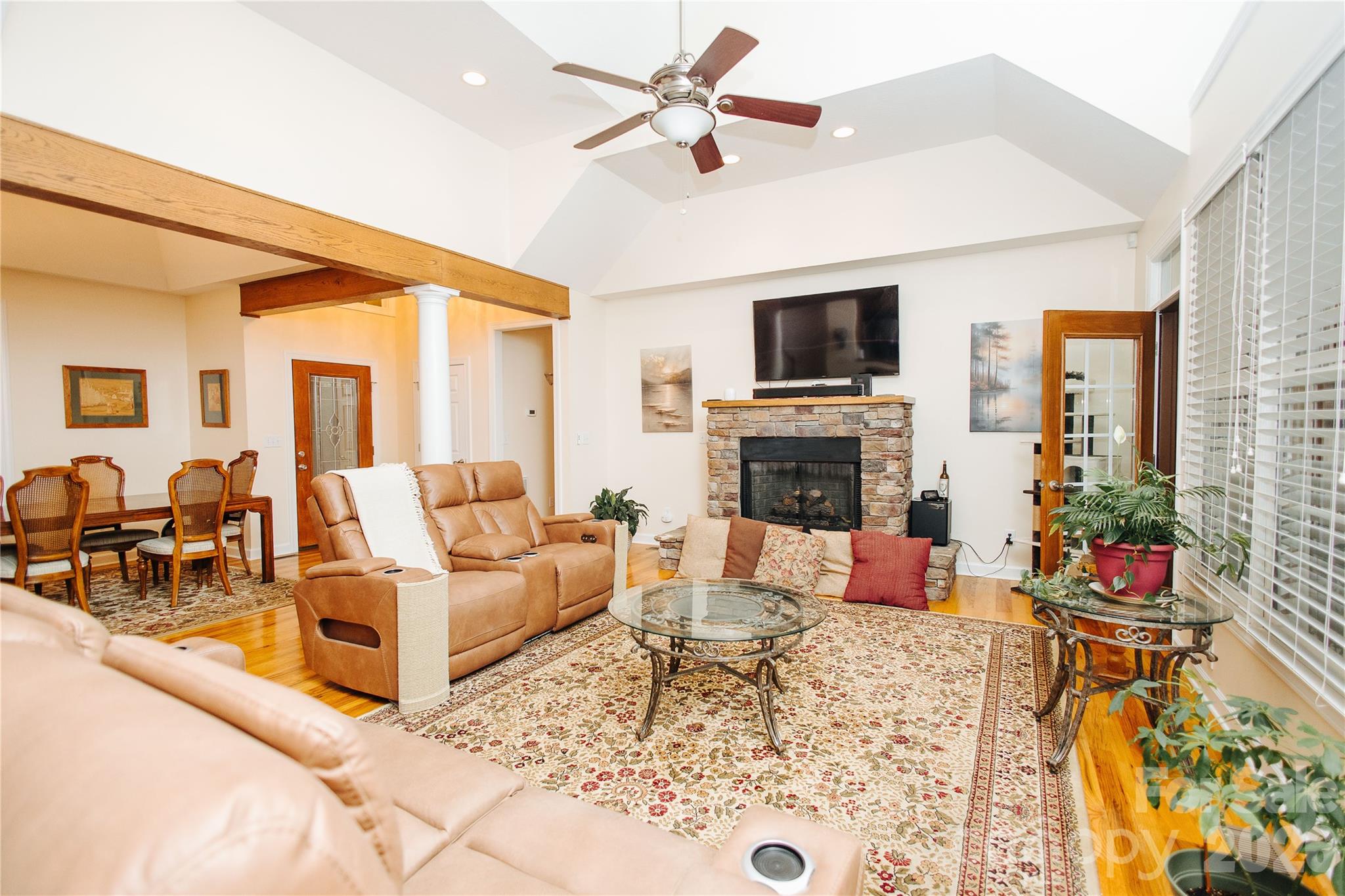 487 Cross Creek Drive