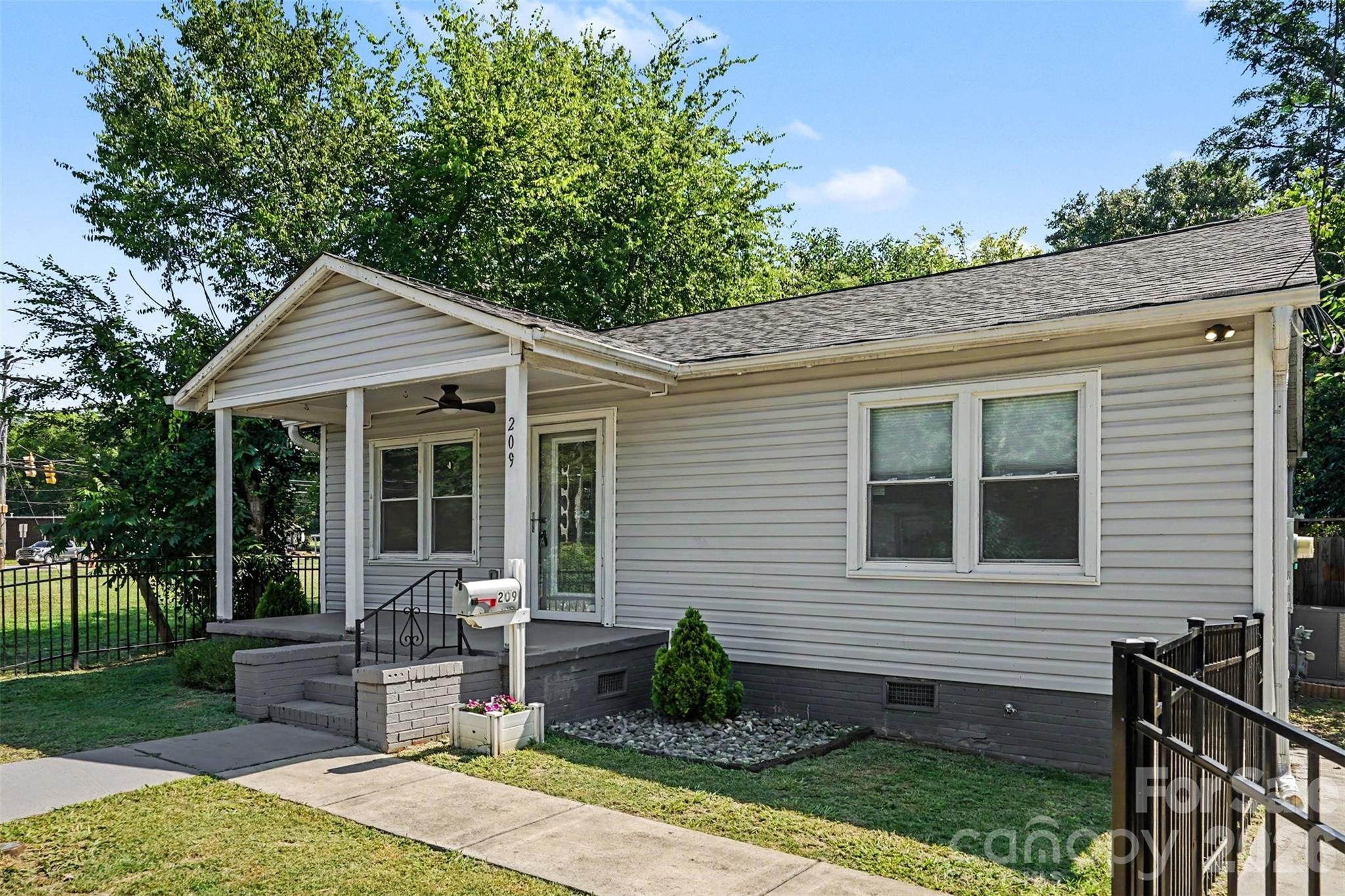 209 Pond Street
