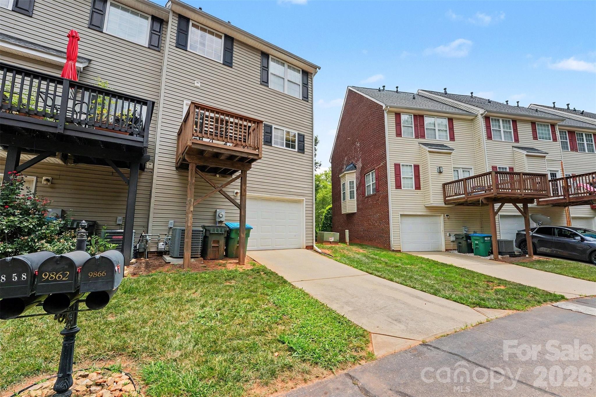 9866 Treeside Lane
