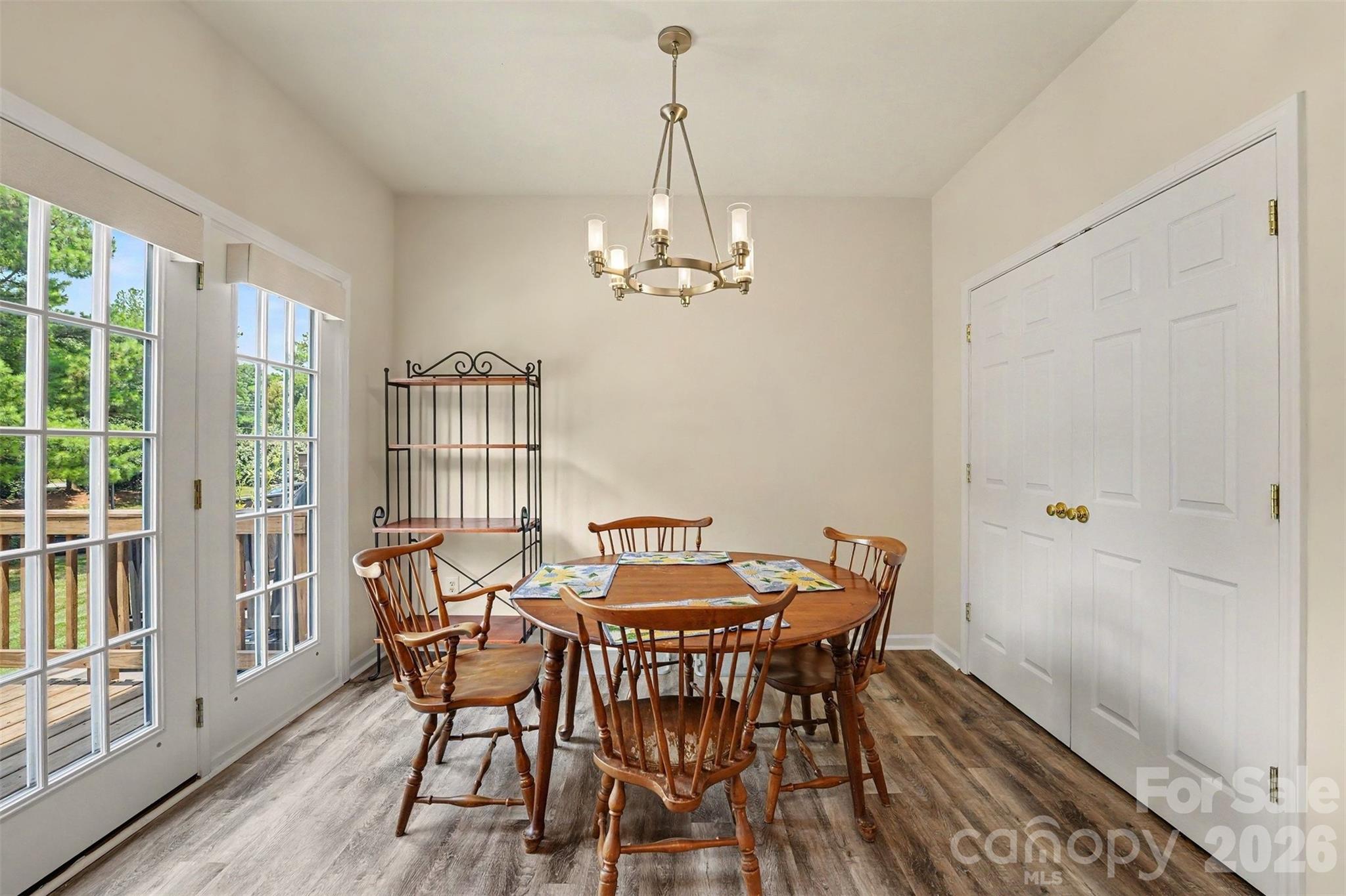 9866 Treeside Lane