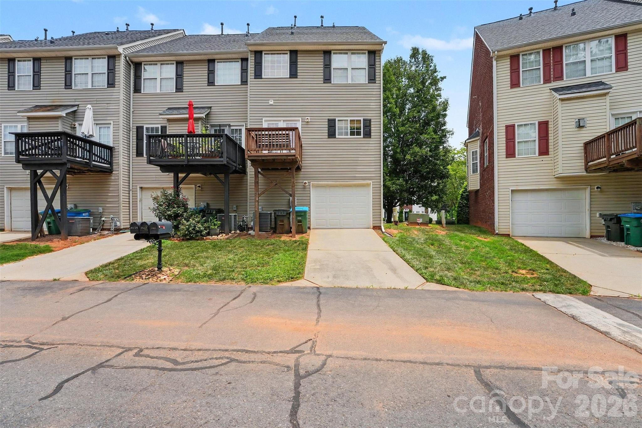 9866 Treeside Lane