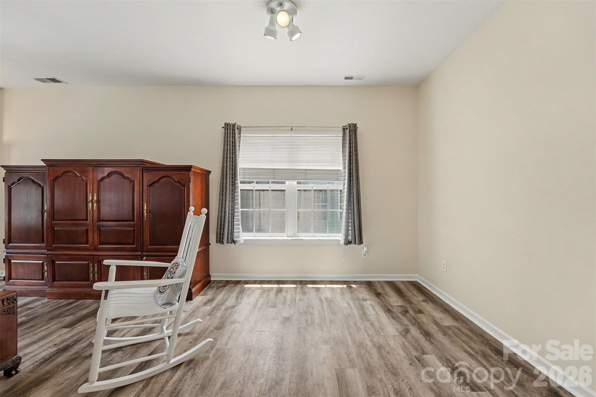 9866 Treeside Lane