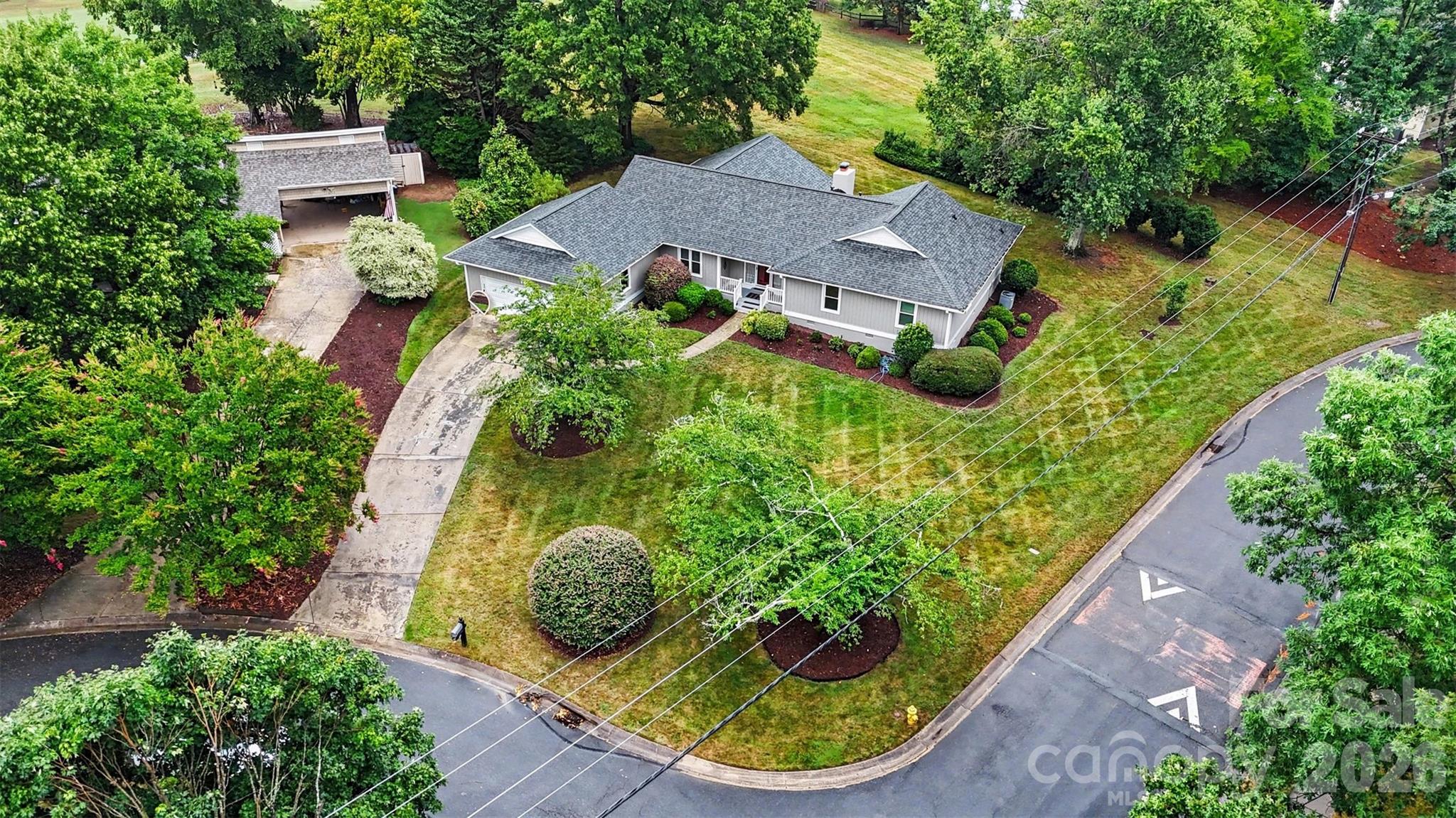 8225 Strawberry Lane