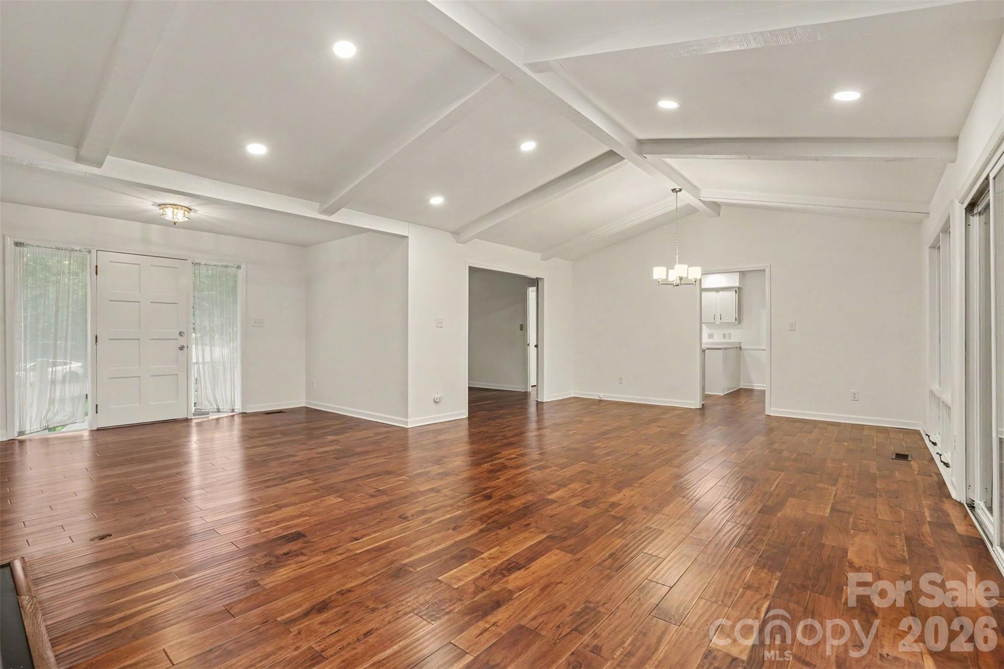 8225 Strawberry Lane