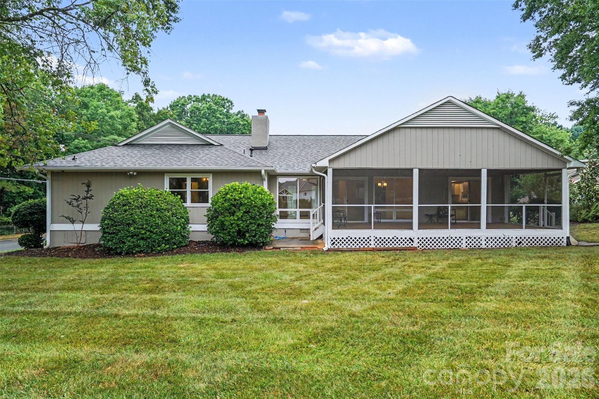 8225 Strawberry Lane
