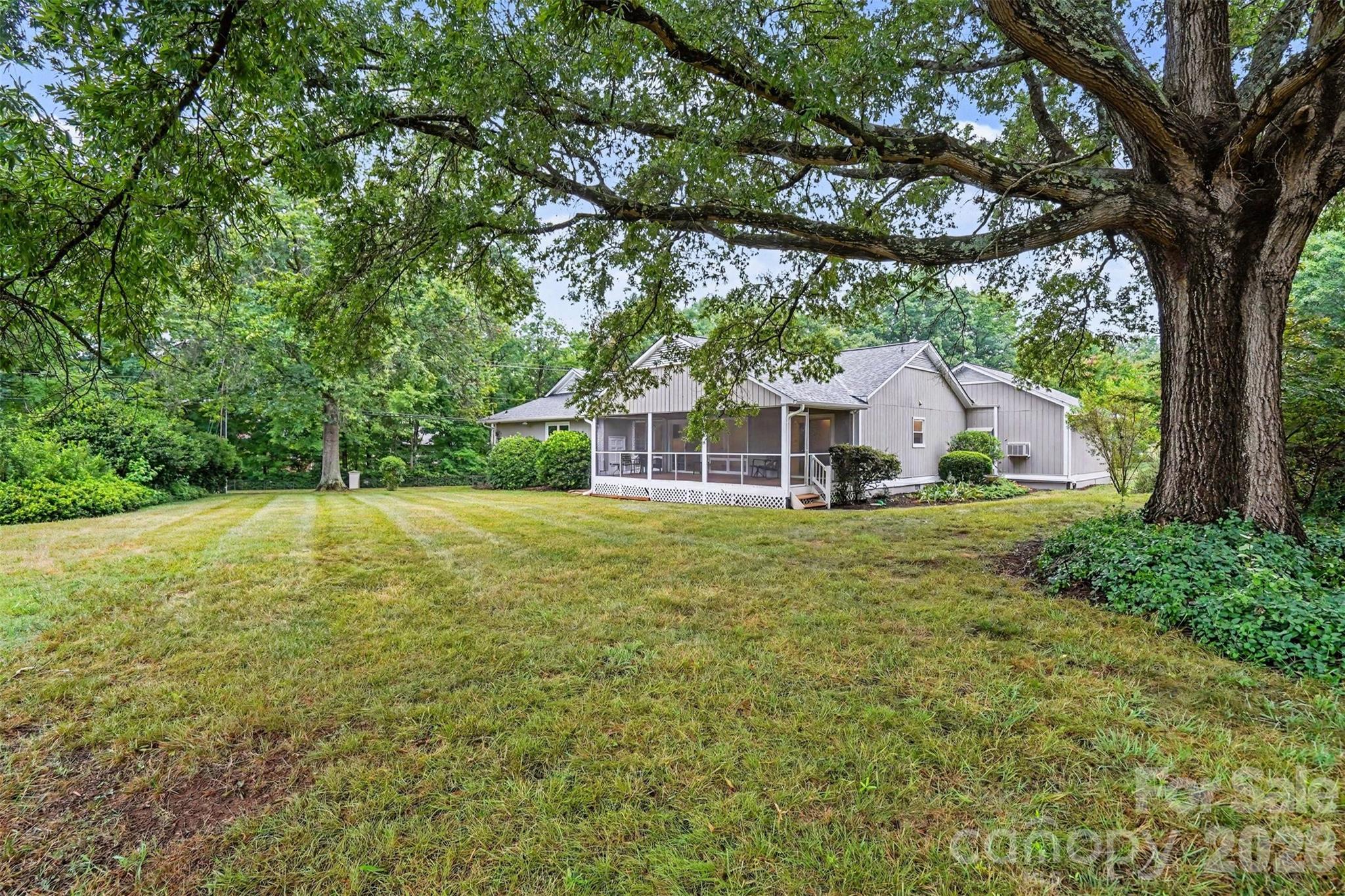 8225 Strawberry Lane
