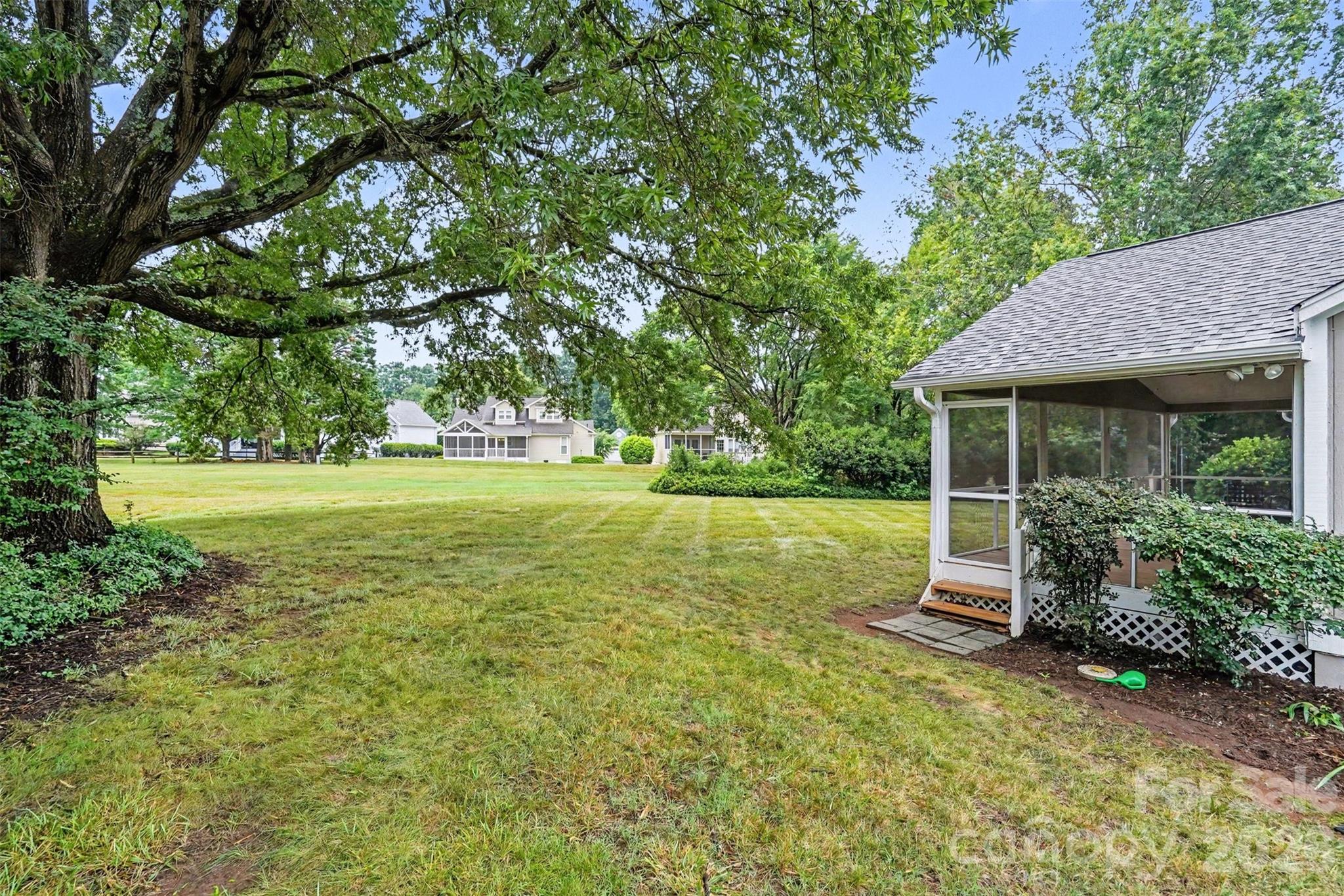 8225 Strawberry Lane