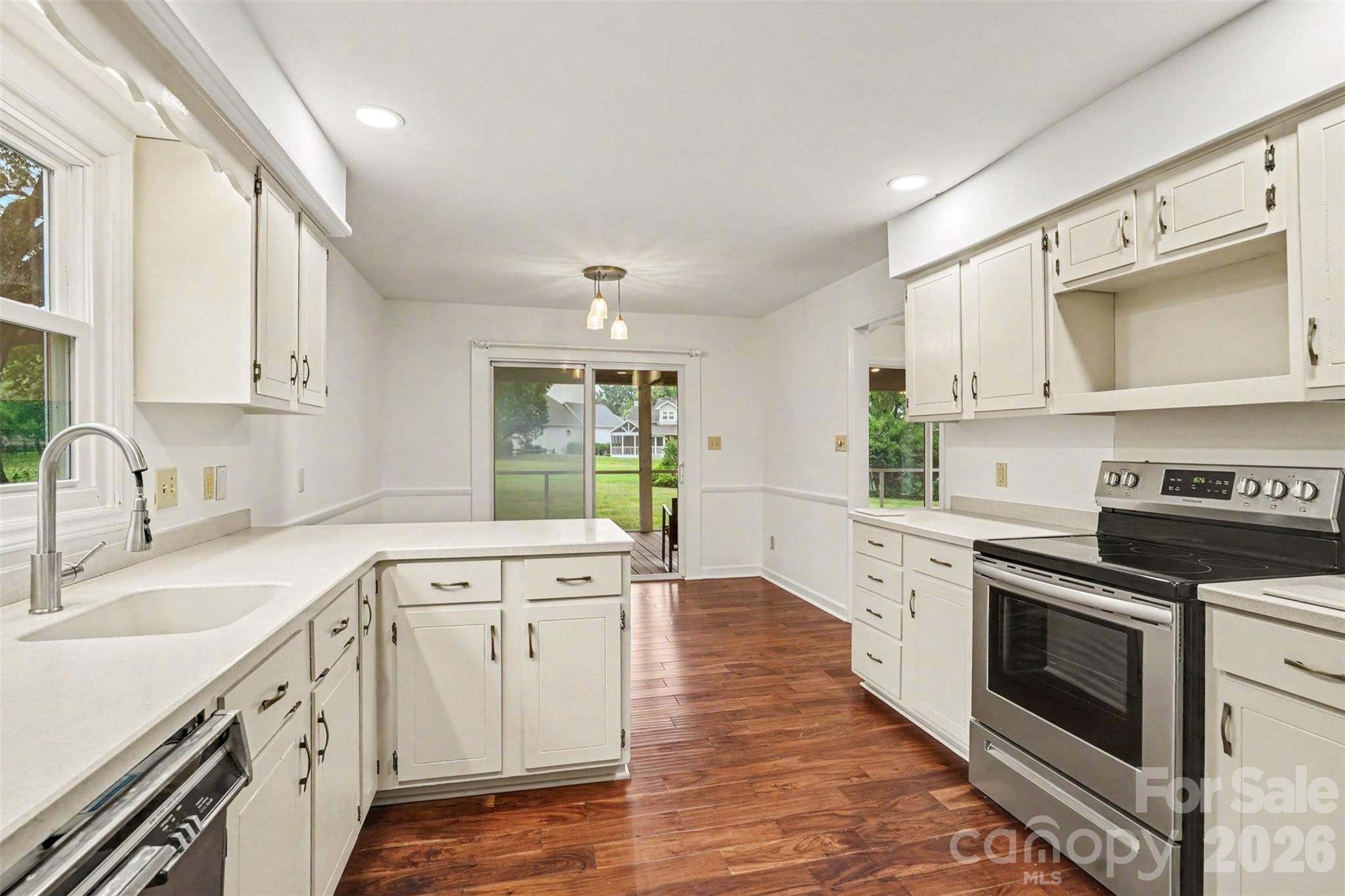 8225 Strawberry Lane