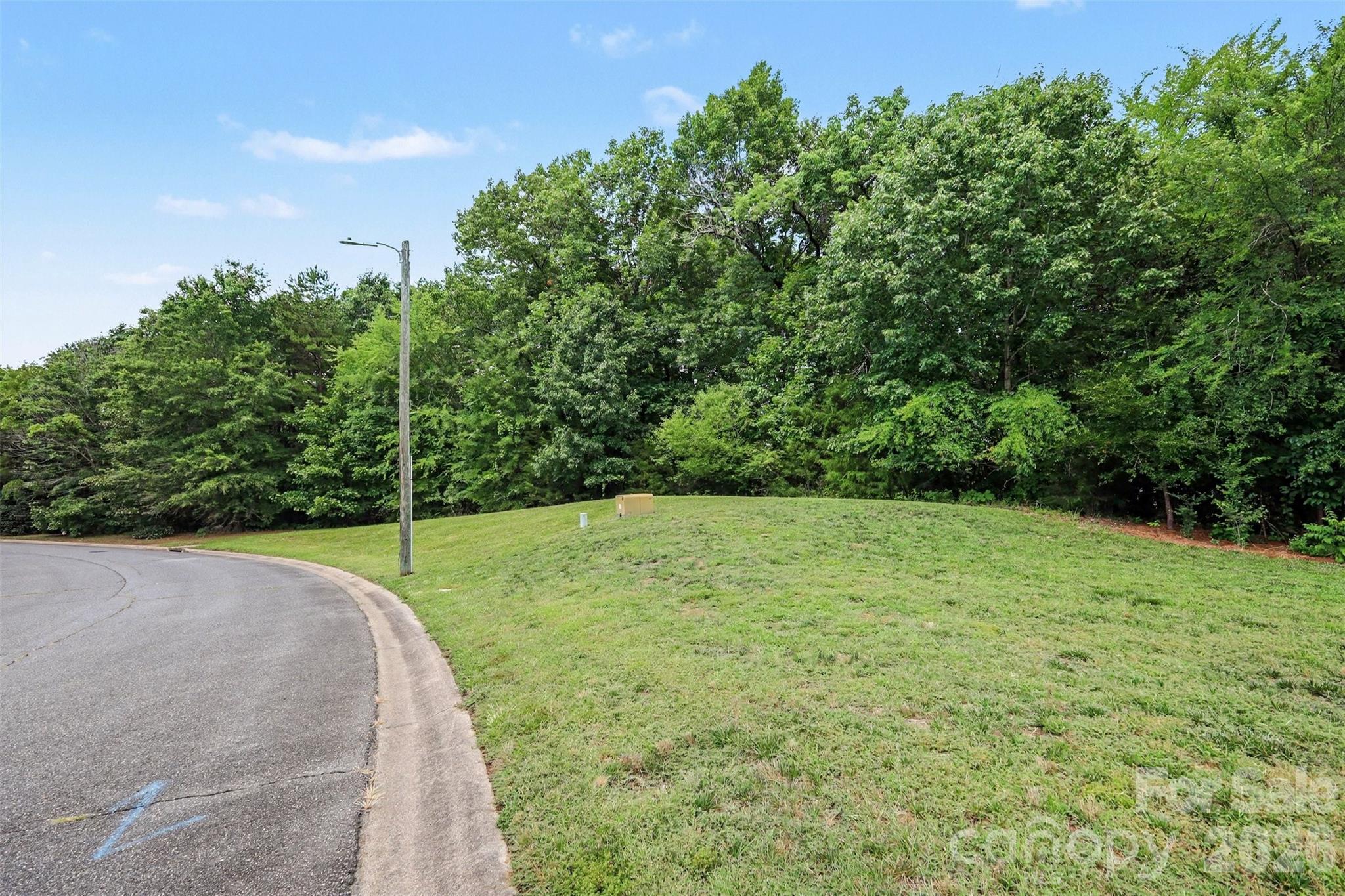 215 Spaniel Drive SE