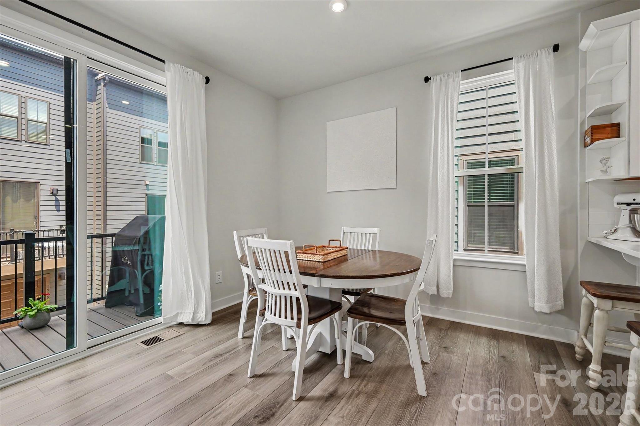 1018 Simcoe Lane