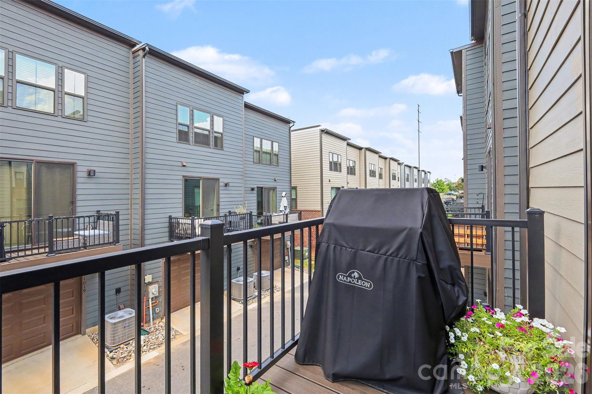 1018 Simcoe Lane