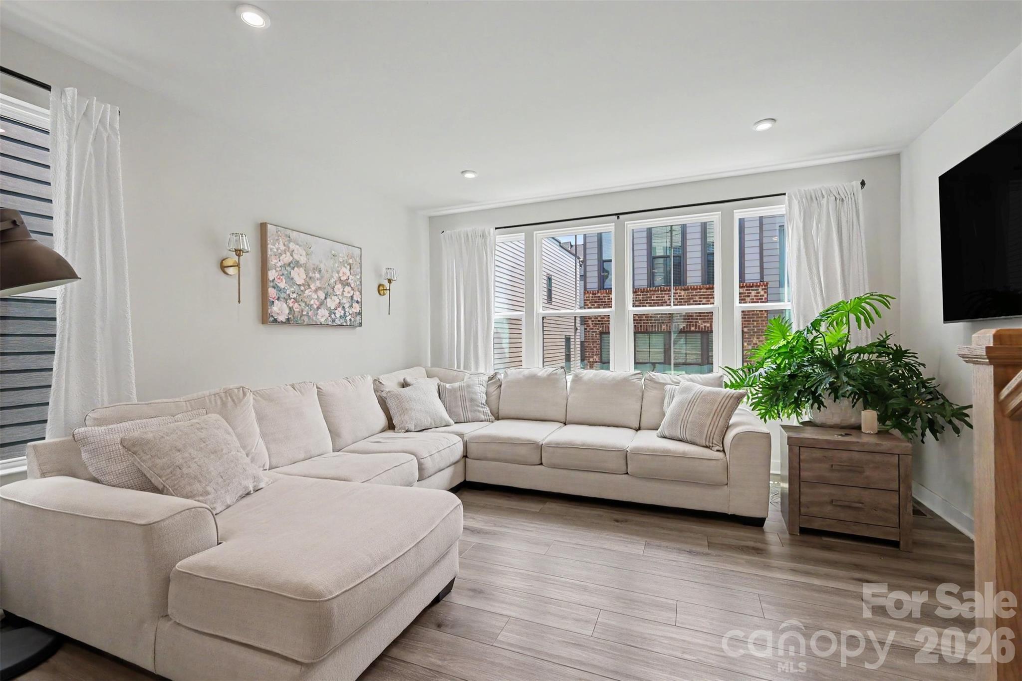 1018 Simcoe Lane