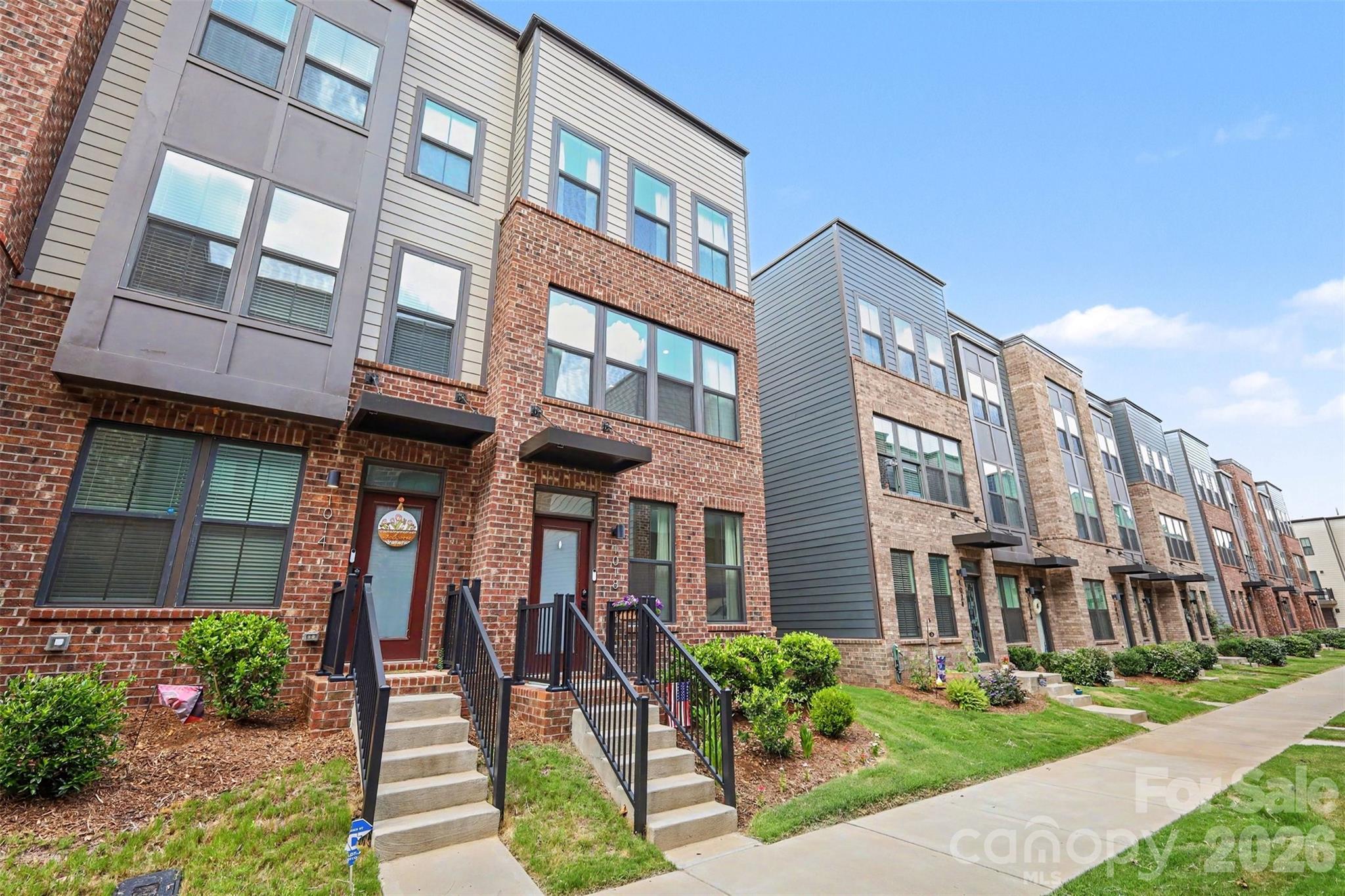 1018 Simcoe Lane