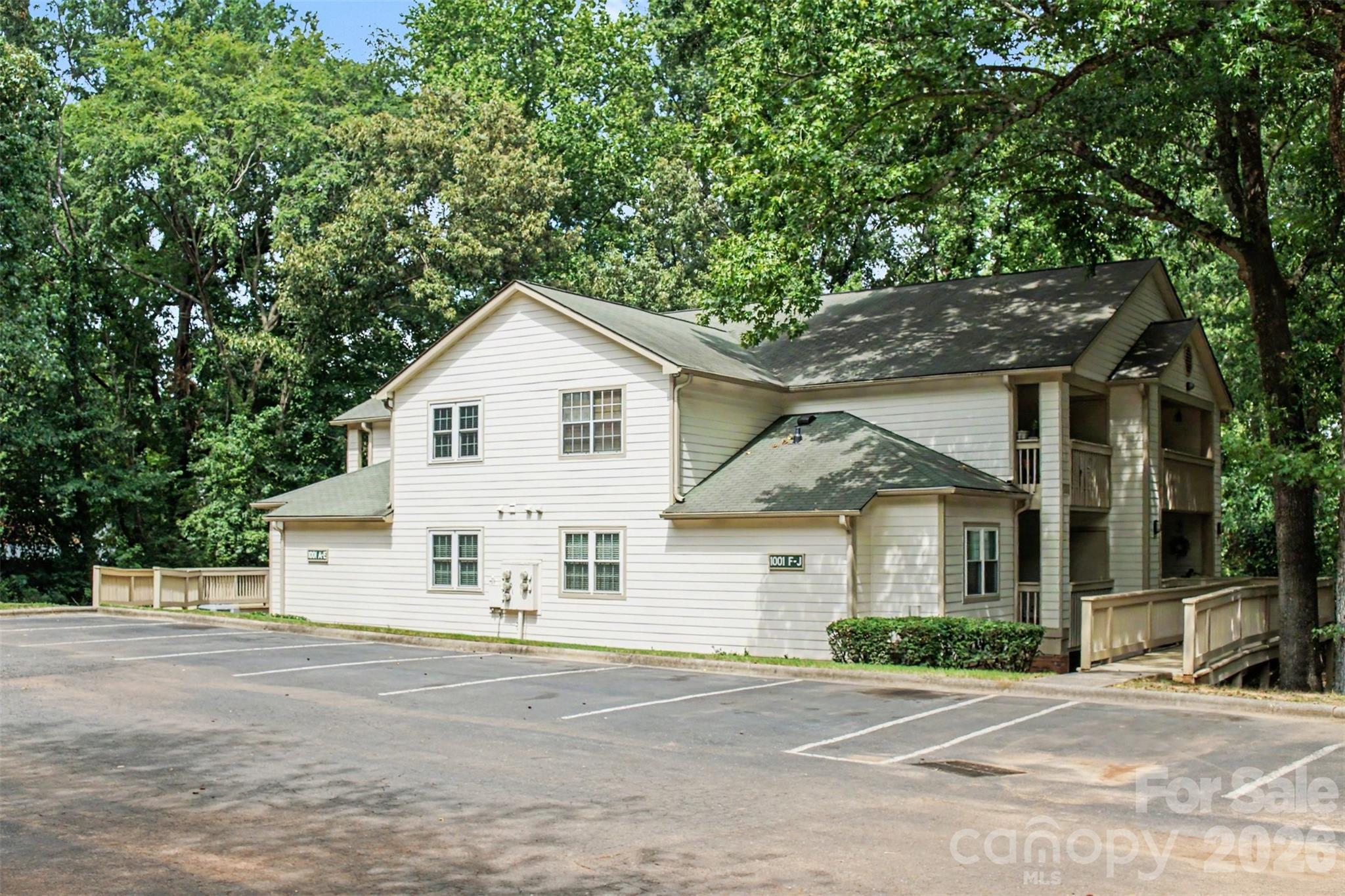 1001 Churchill Downs Court