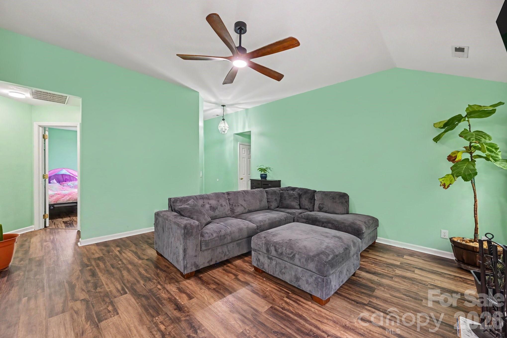 1906 Stonewyck Avenue Unit: 110