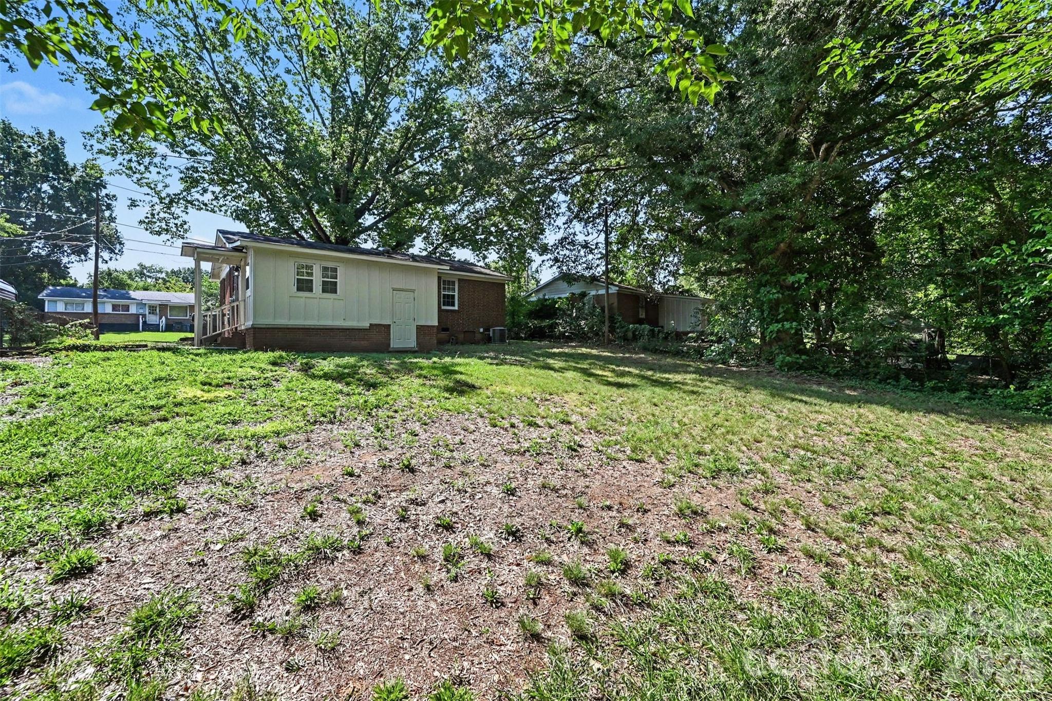 4421 Knollcrest Drive