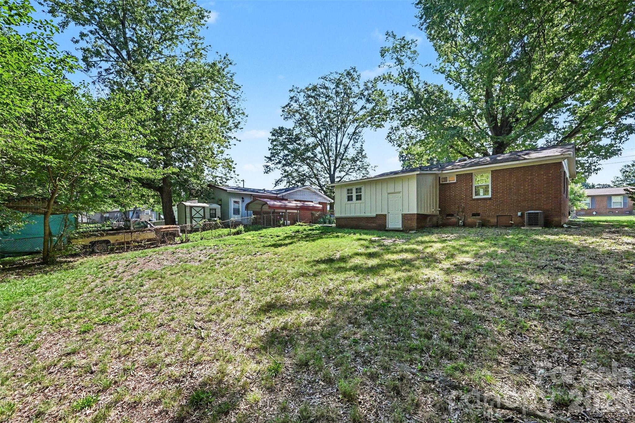 4421 Knollcrest Drive