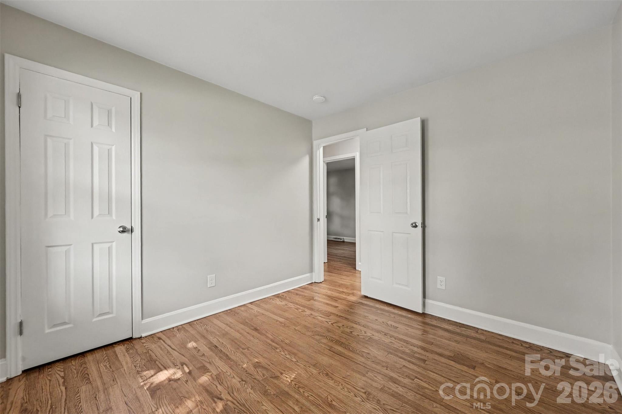 4421 Knollcrest Drive