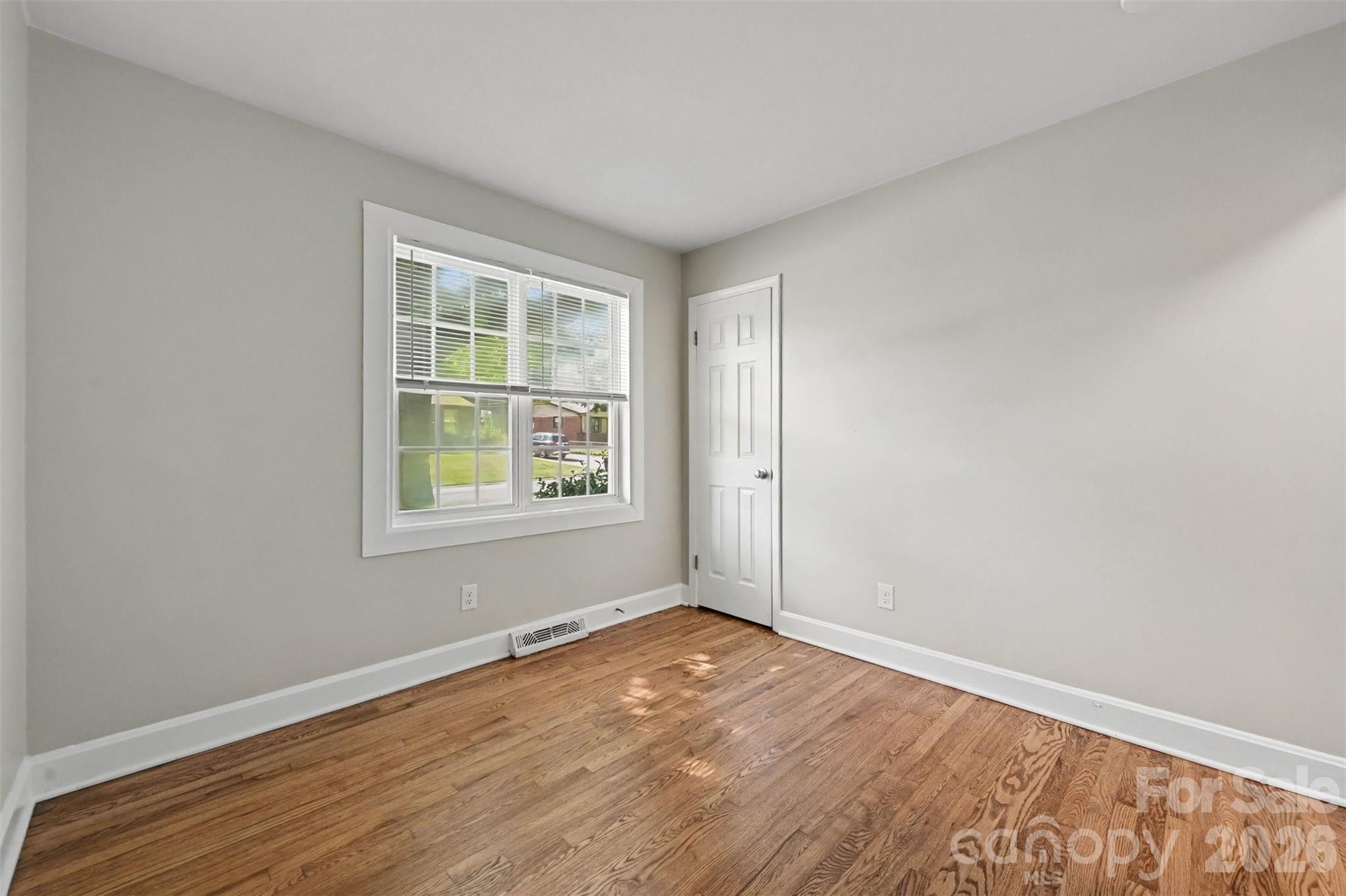 4421 Knollcrest Drive
