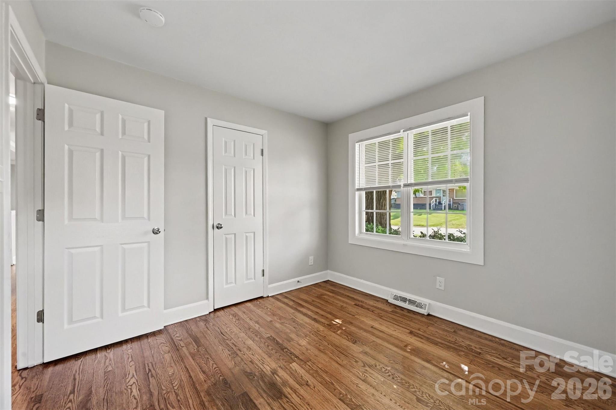 4421 Knollcrest Drive