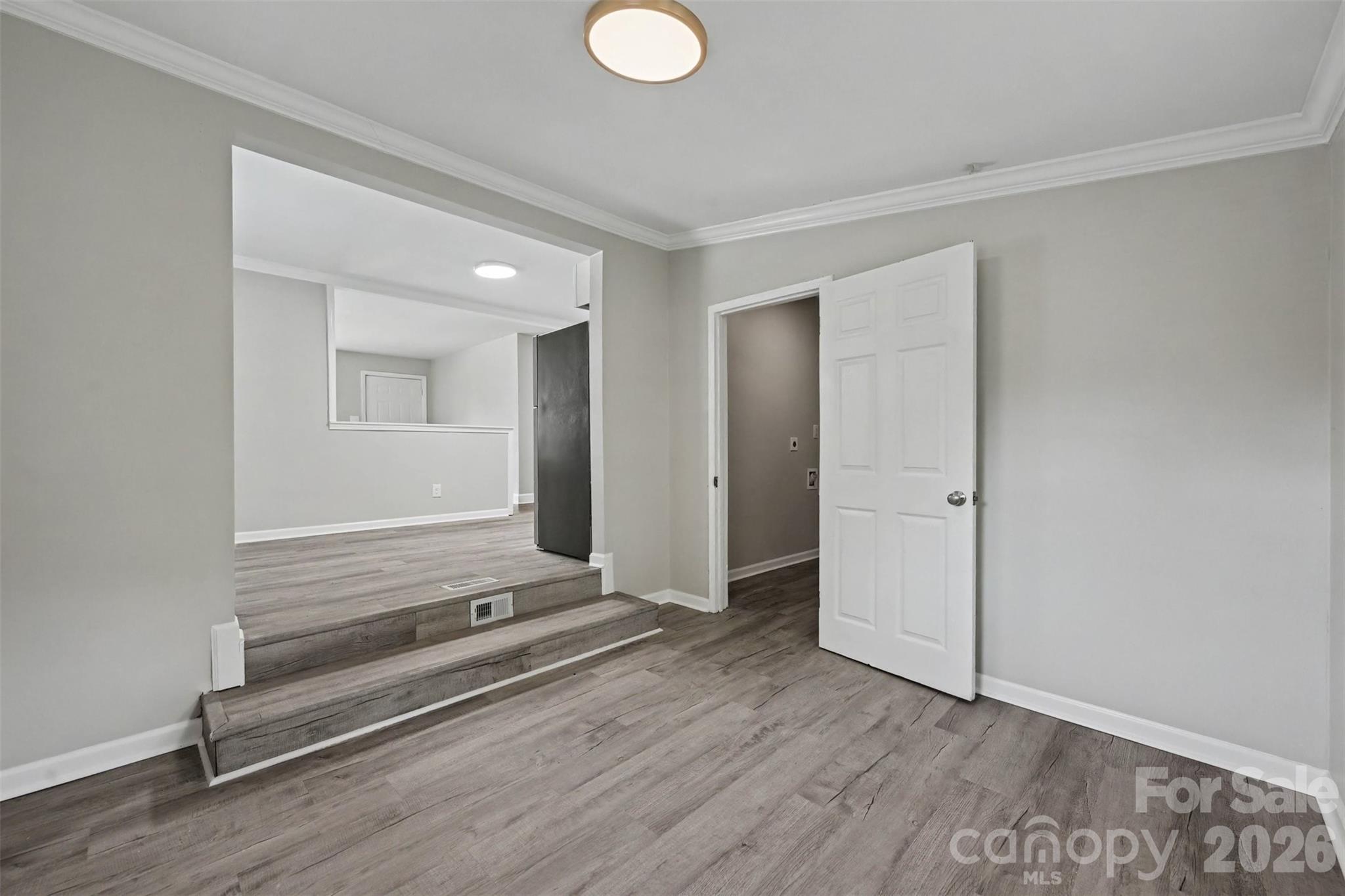 4421 Knollcrest Drive