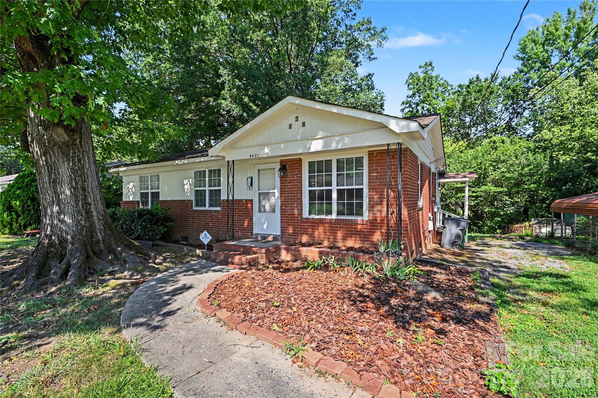 4421 Knollcrest Drive