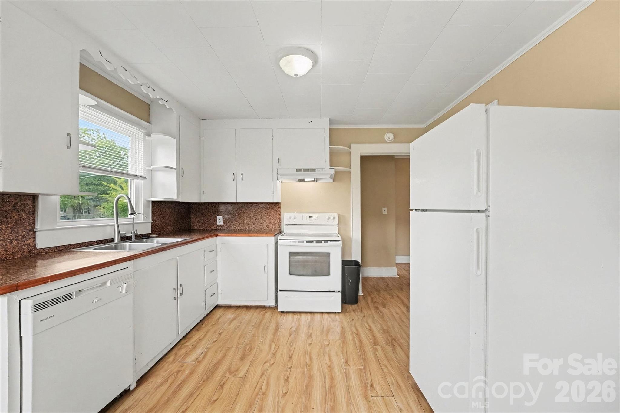 1102 Desoto Avenue