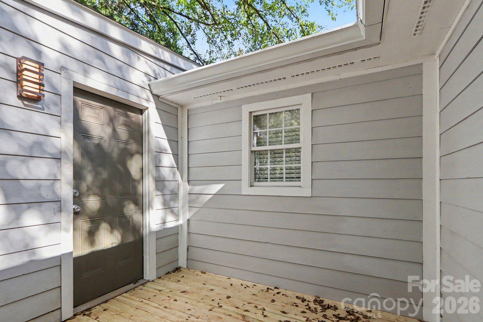 113 N Smallwood Place