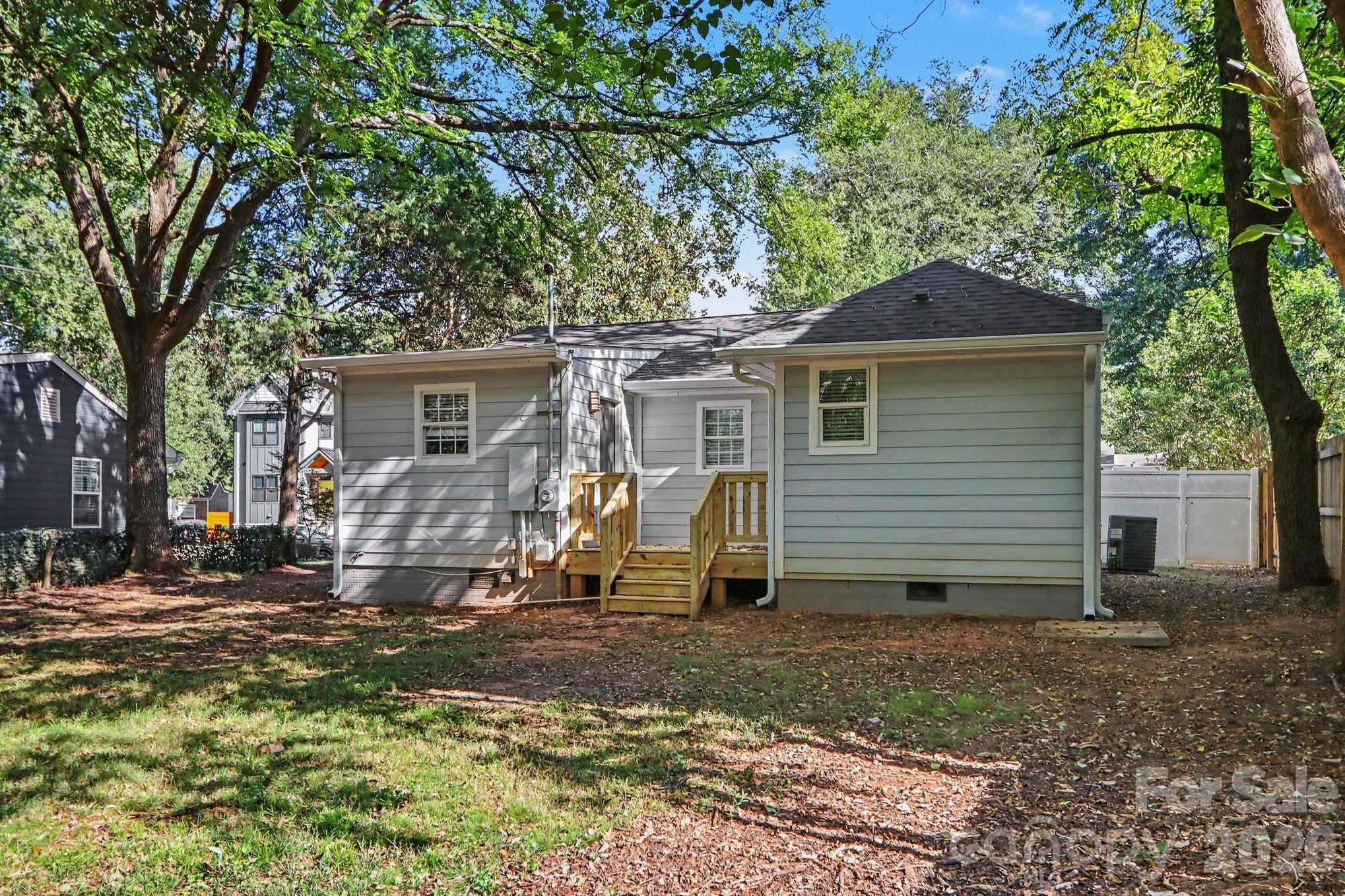 113 N Smallwood Place