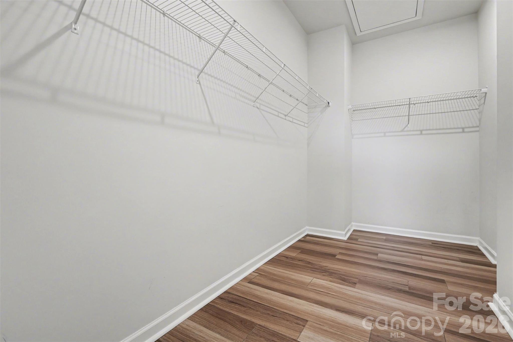 105 Renny Alley